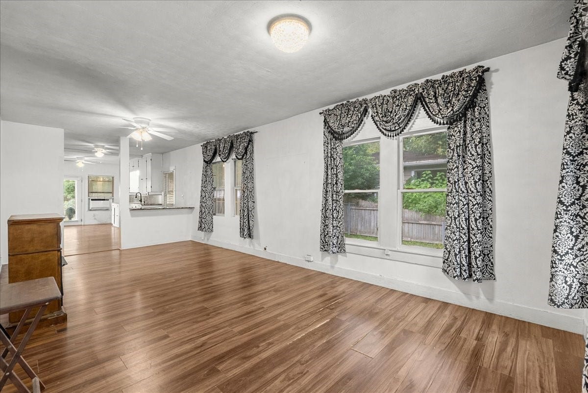 12101 23rd Street, Santa Fe, TX 77510 12101 23rd Street, Santa Fe, TX 77510