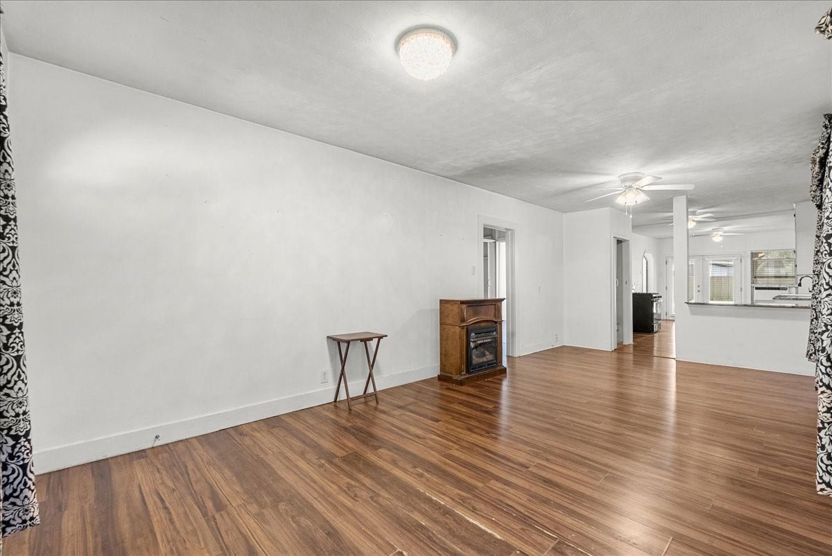 12101 23rd Street, Santa Fe, TX 77510 12101 23rd Street, Santa Fe, TX 77510