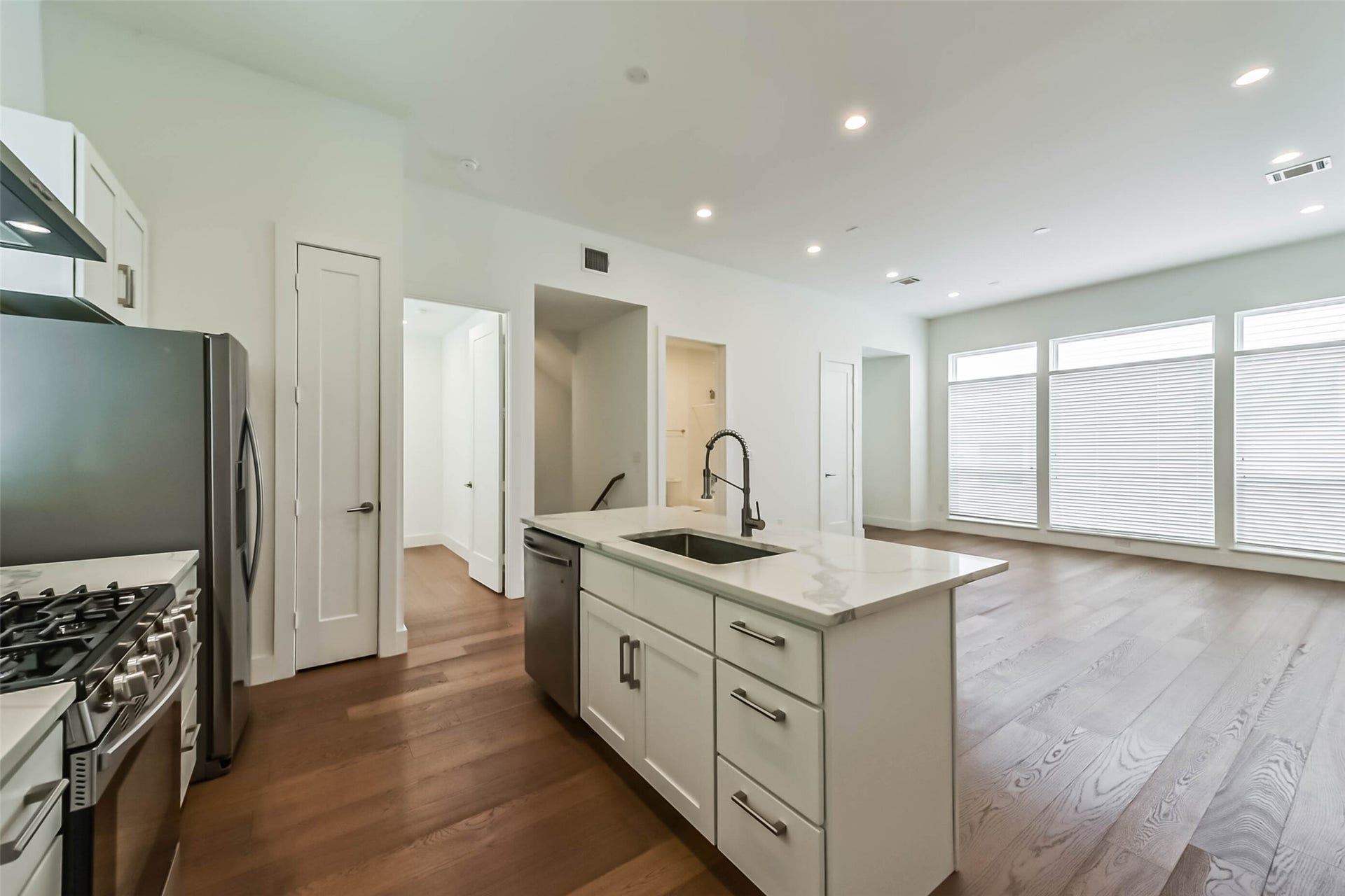 2408 Emancipation Avenue, #A, Houston, TX 77004 Open-Concept Living