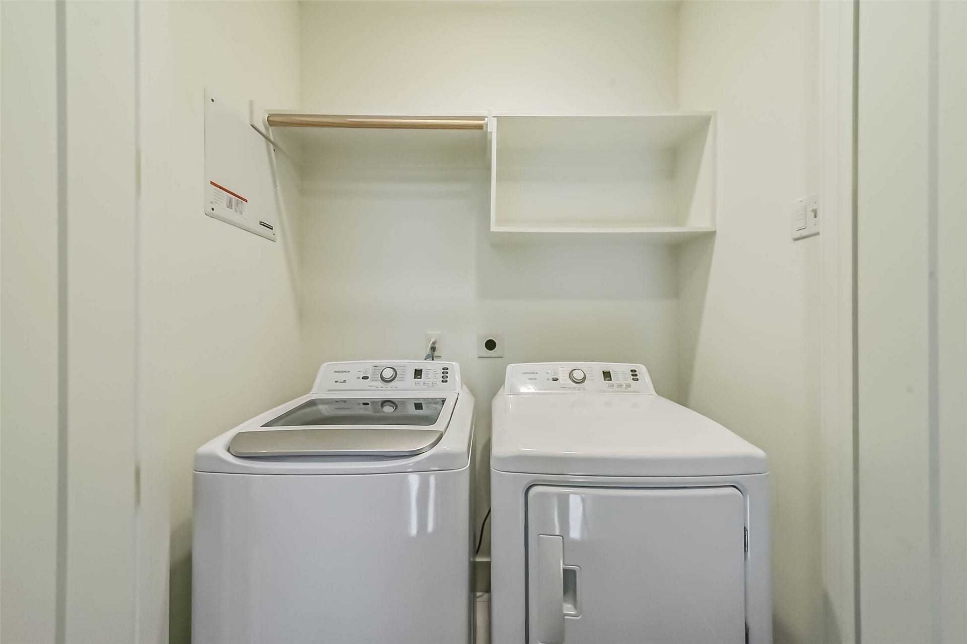 2408 Emancipation Avenue, #A, Houston, TX 77004 Laundry Room with built in storage