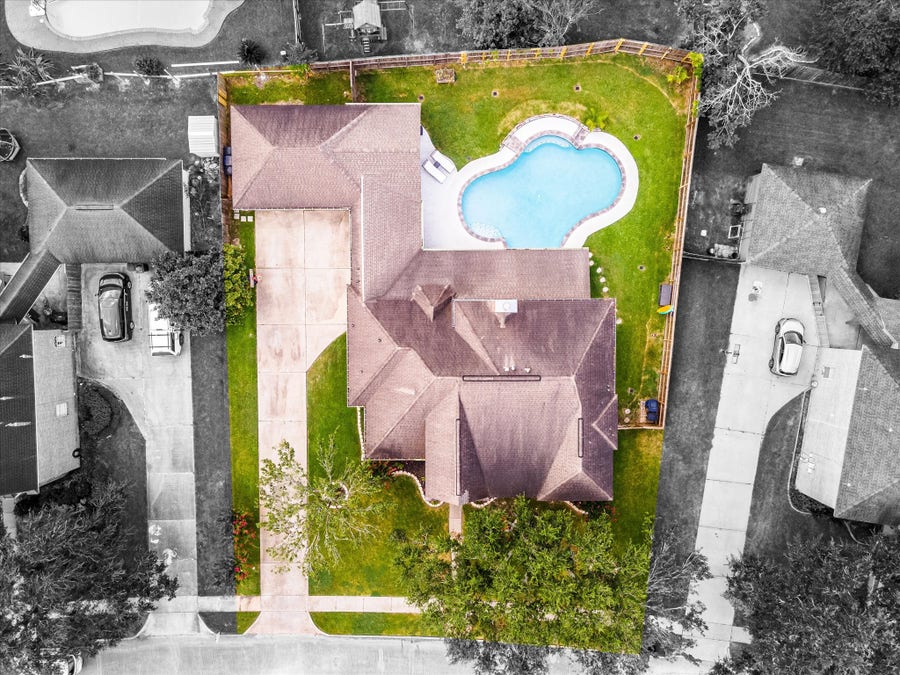 Property photo for 2402 Sarasota Drive, Friendswood, TX