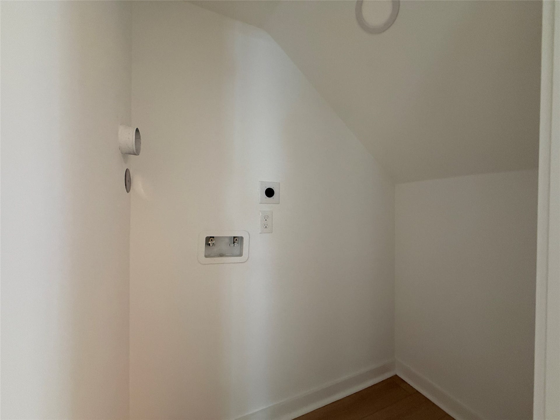 3617 Rosalie Street, #1, Houston, TX 77004 Laundry Room