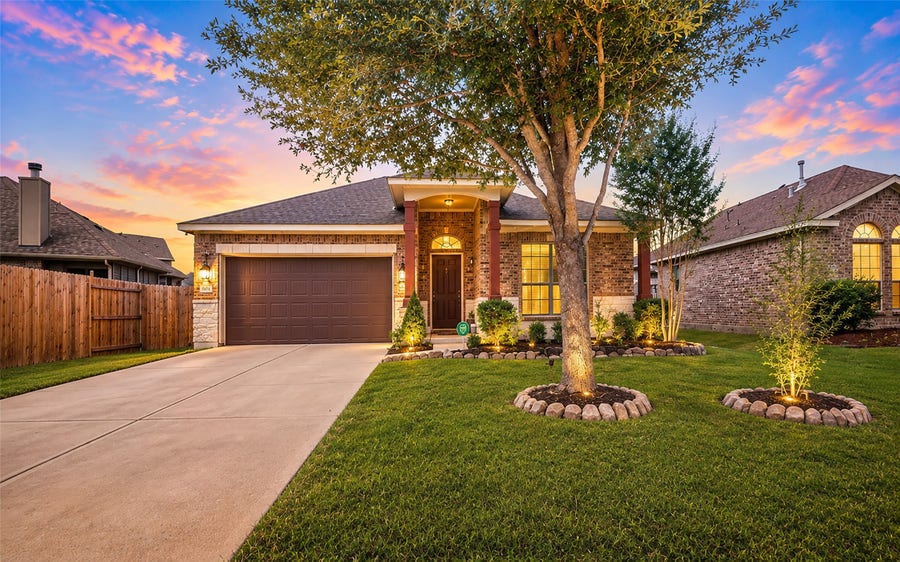Property photo for 18322 Redoak Manor Lane, Cypress, TX