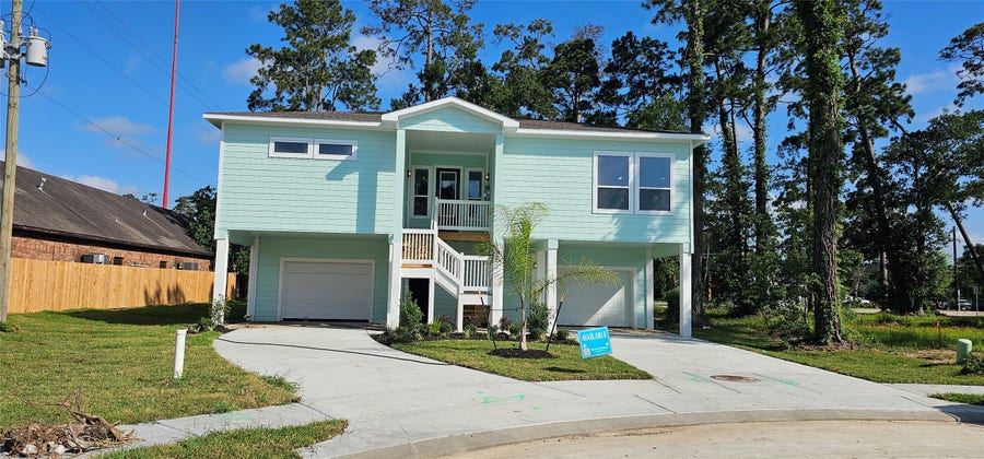 Property photo for 1905 Ashlee Court, Dickinson, TX