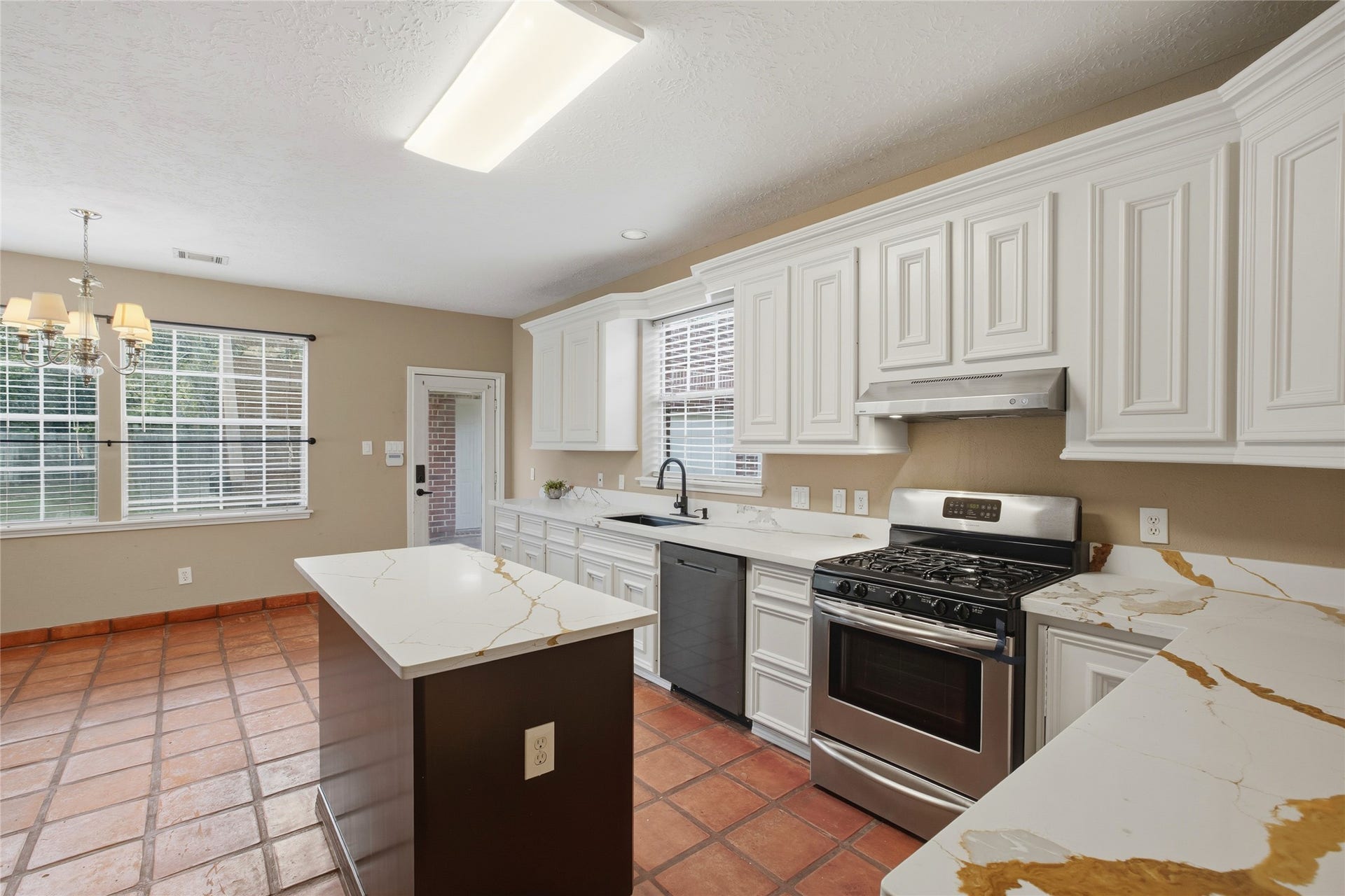 5202 W Zephyr Drive, #C378C, Alvin, TX 77511 5202 W Zephyr Drive, #C378C, Alvin, TX 77511