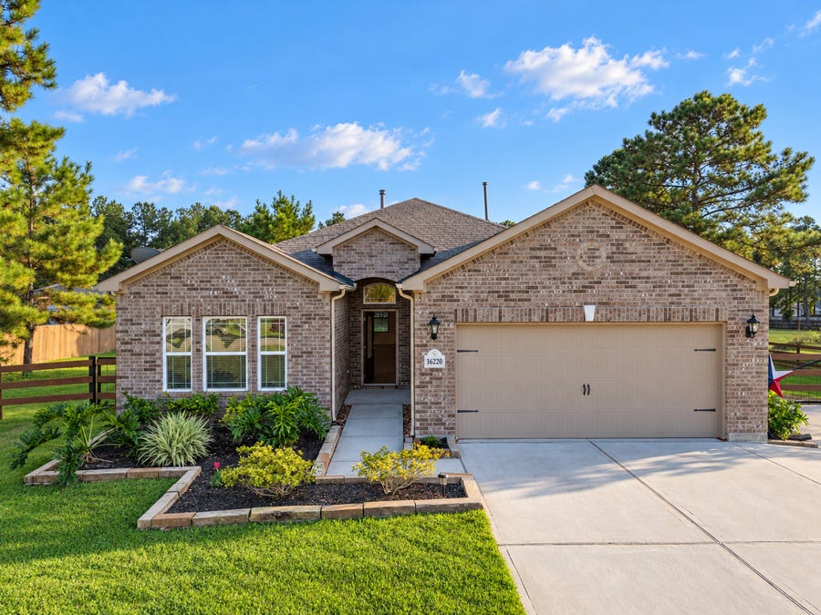 Property photo for 16220 Fayette Street, Conroe, TX
