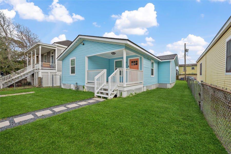 Property photo for 2811 Avenue O 1/2, Galveston, TX