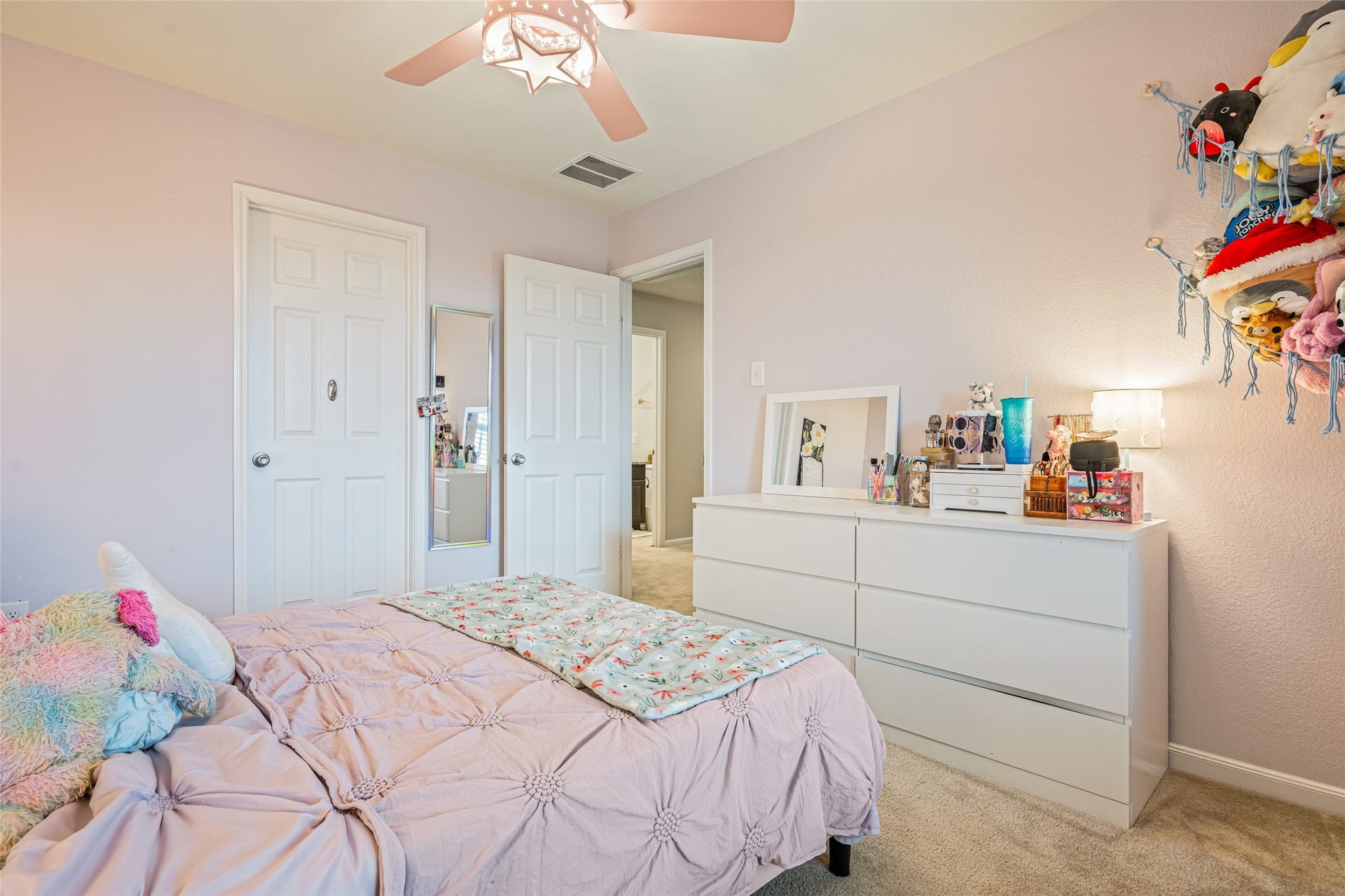 3806 Belmore Lane, Pearland, TX 77584 Theres plenty of space to stay organized here, with a roomy closet and ample room for additional storage.