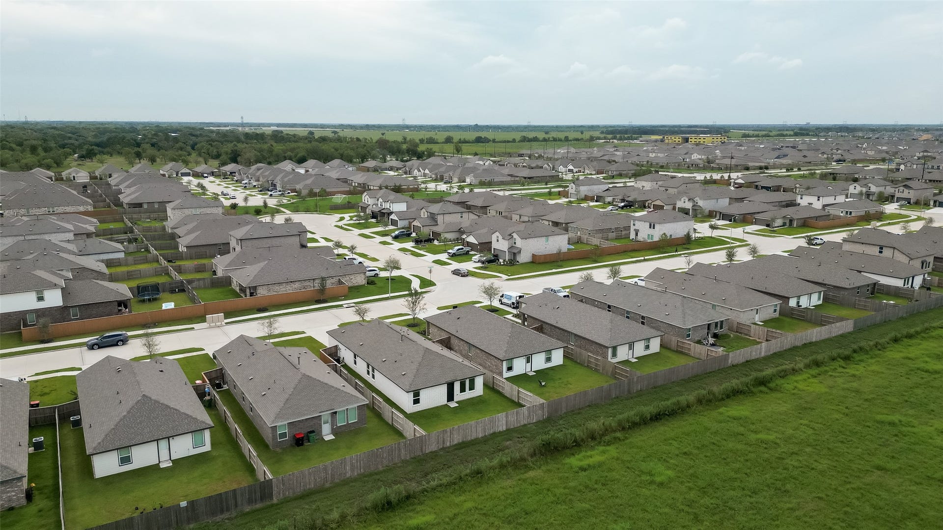 7814 Lavender Jade Drive, Rosharon, TX 77583 This aerial view highlights the subdivision, which is approximately 1.5 years old and continues to expand.