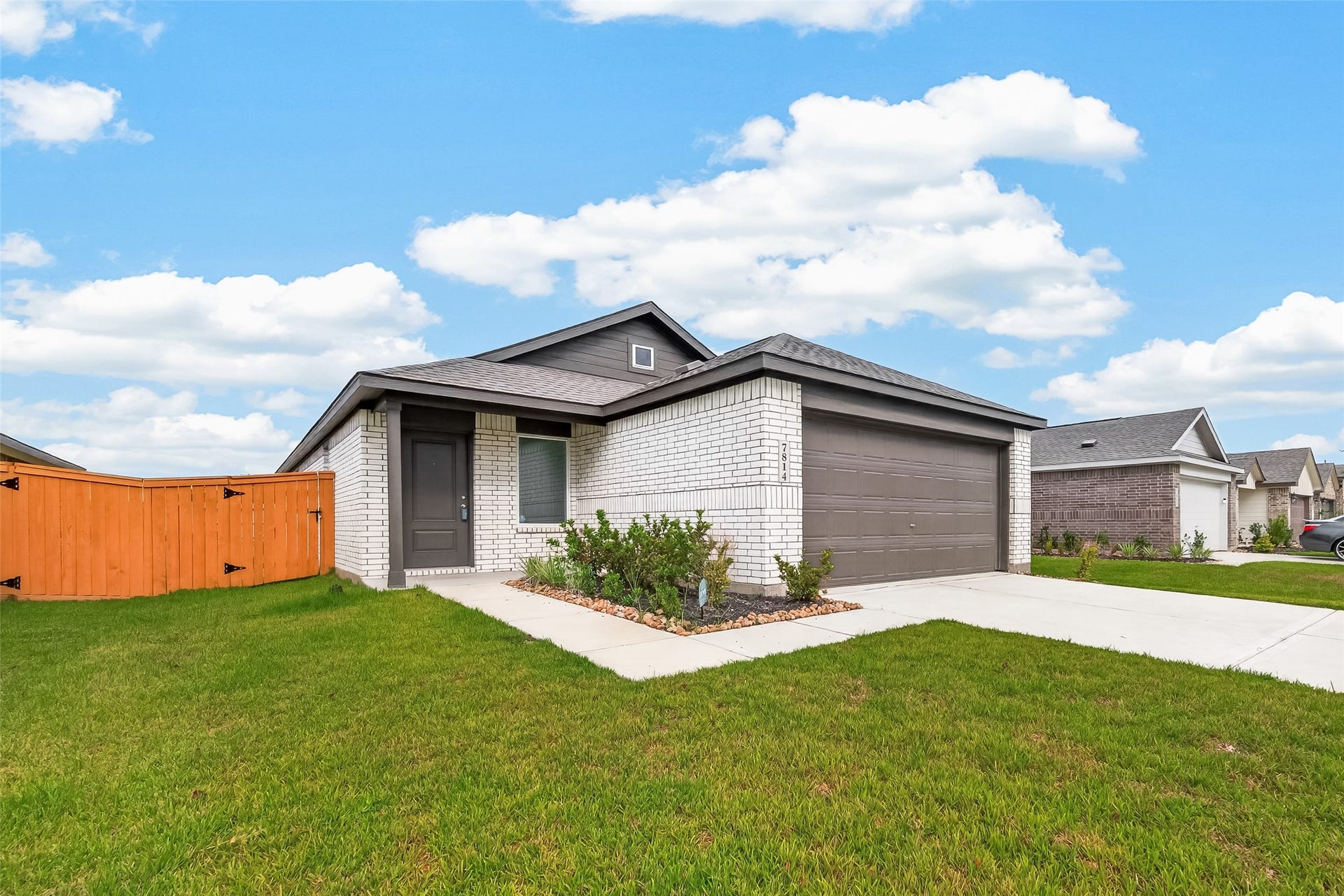 7814 Lavender Jade Drive, Rosharon, TX 77583 Lennar home featuring all-brick construction, a fully fenced backyard, and the added privacy of having no back neighbors.