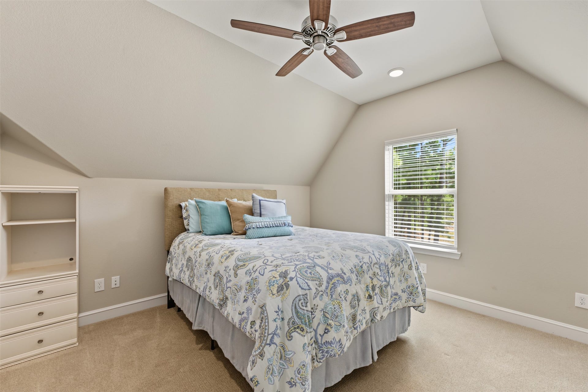 501 Corsair Court, Montgomery, TX 77316 Upstairs bedroom