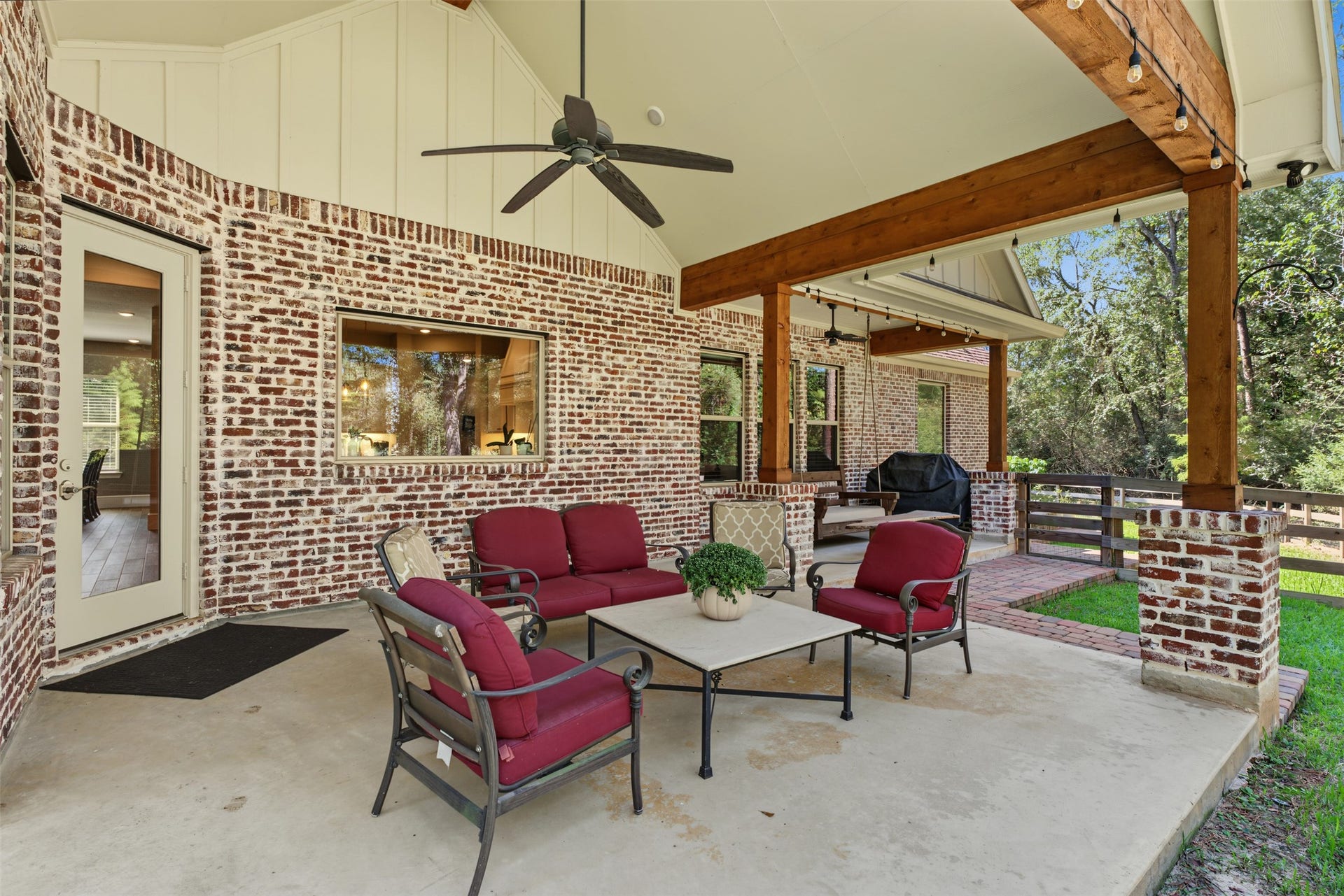 501 Corsair Court, Montgomery, TX 77316 Sit and enjoy the view