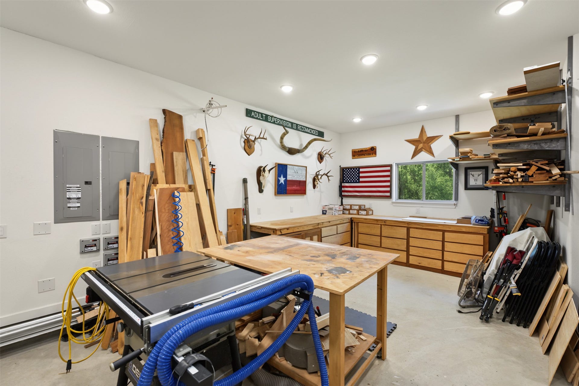 501 Corsair Court, Montgomery, TX 77316 Workshop located in the oversized garage.