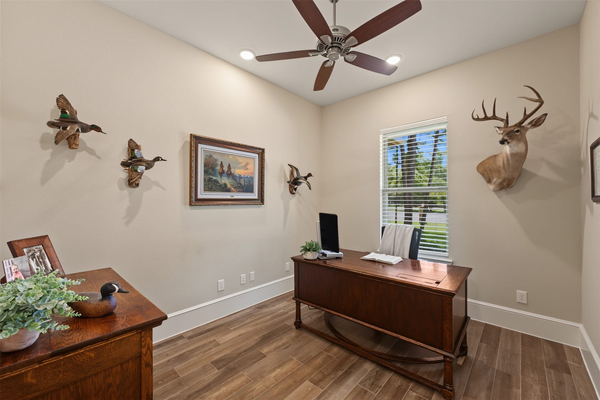 501 Corsair Court, Montgomery, TX 77316 Large home office sits to the left of the entryway as you enter the kitchen area.