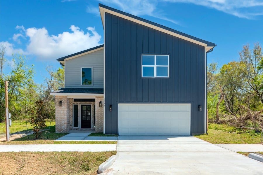 Property photo for 6814 Champion Lane, Houston, TX