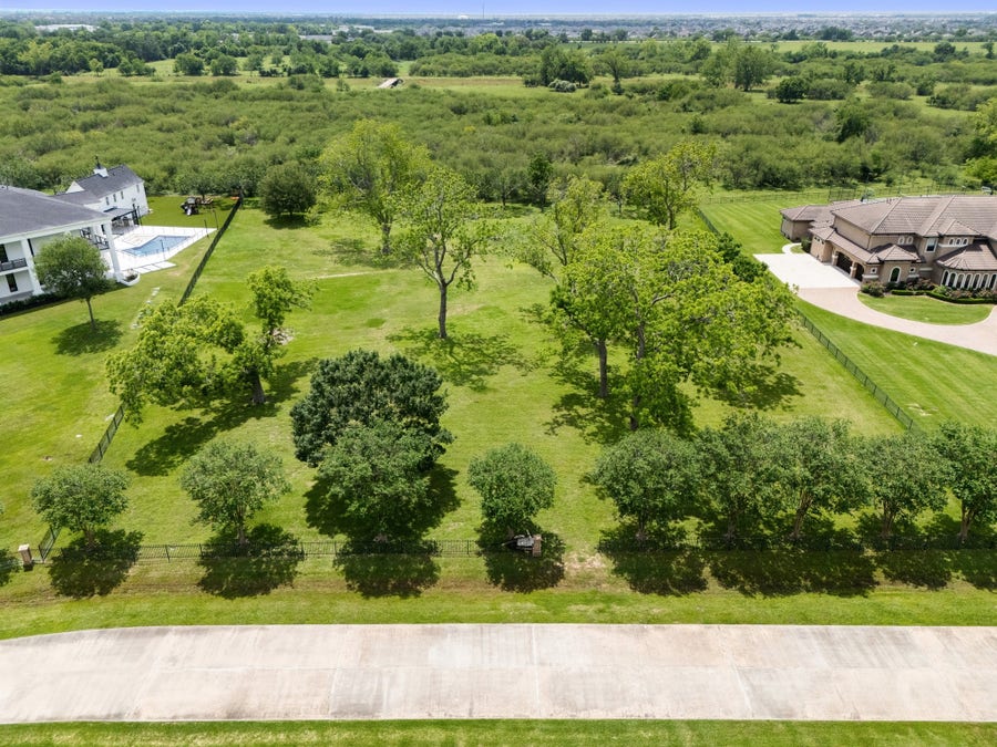 Property photo for 46 Chevall Court, Richmond, TX