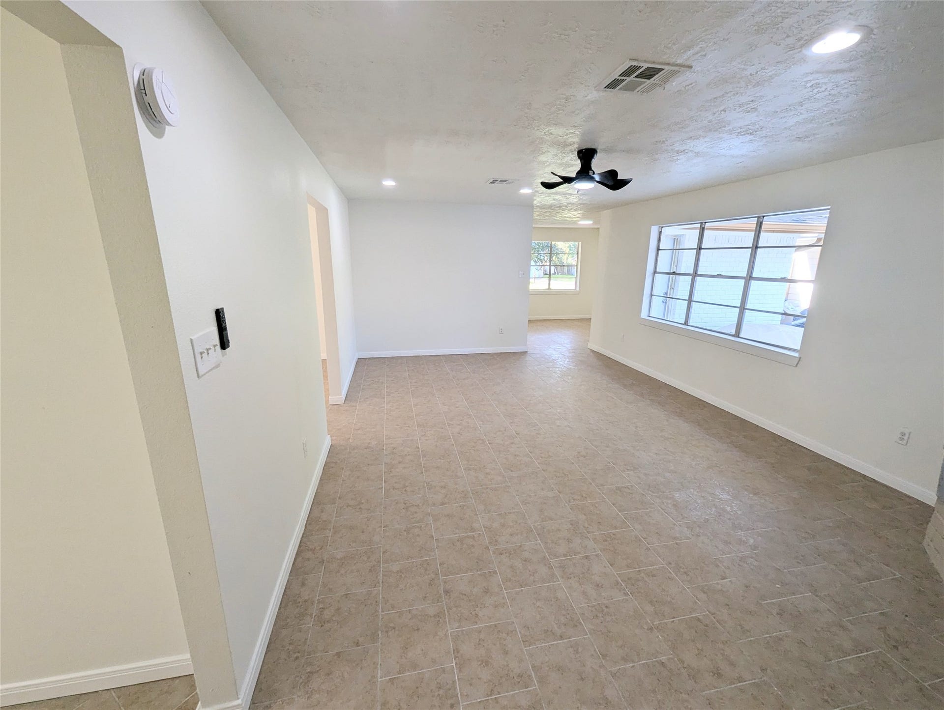 809 Glen Hollow Drive, Conroe, TX 77385