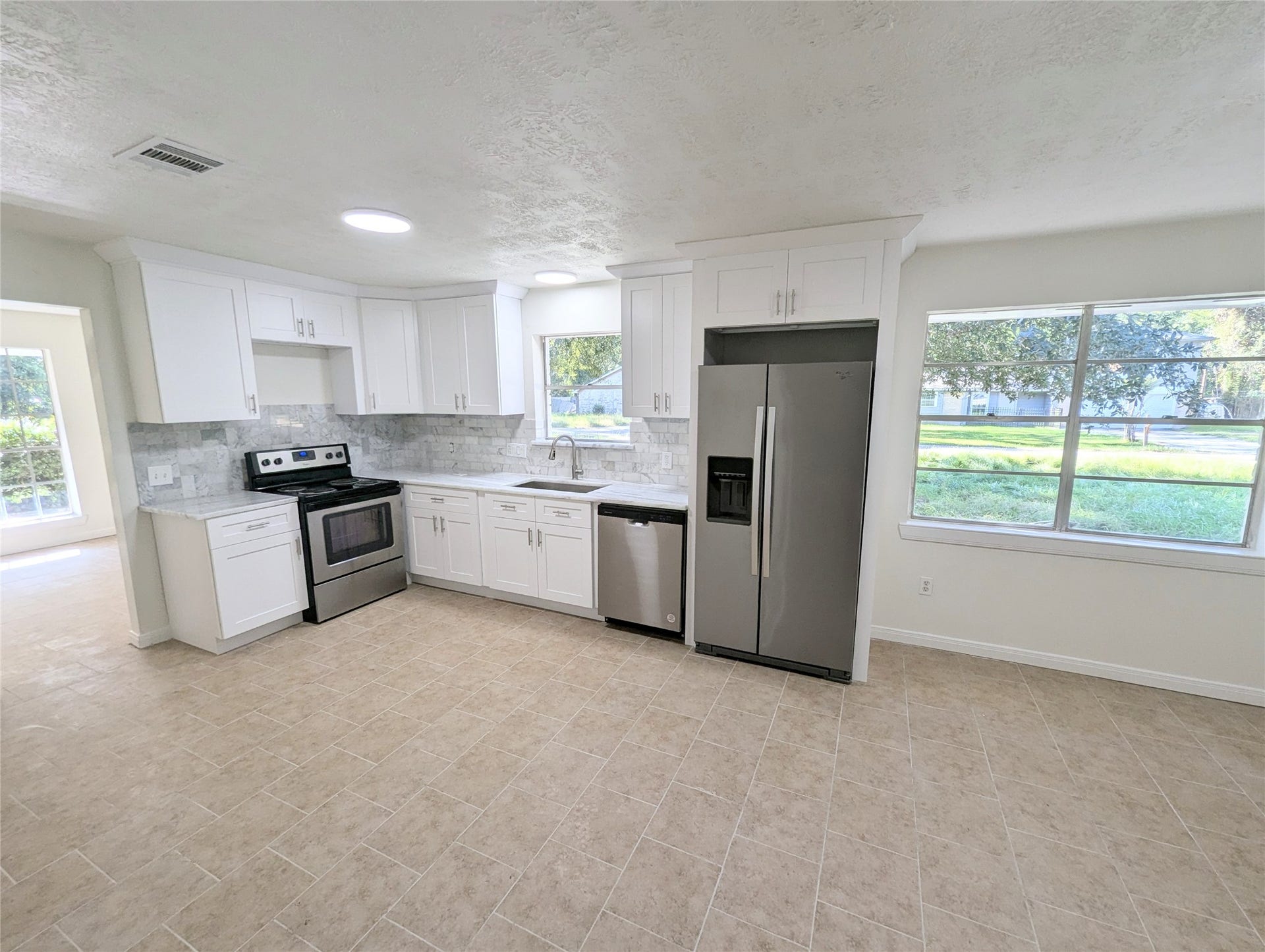 809 Glen Hollow Drive, Conroe, TX 77385