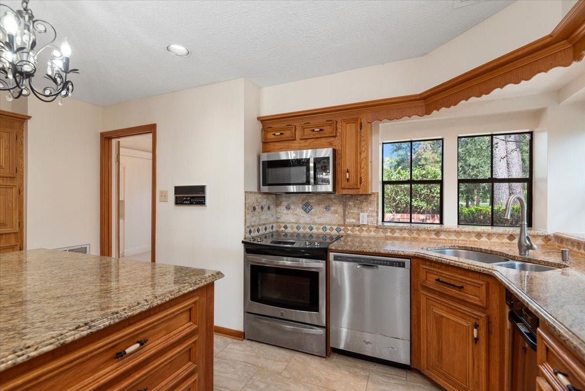 7514 Pinehurst Shadows Drive, Humble, TX 77346 7514 Pinehurst Shadows Drive, Humble, TX 77346