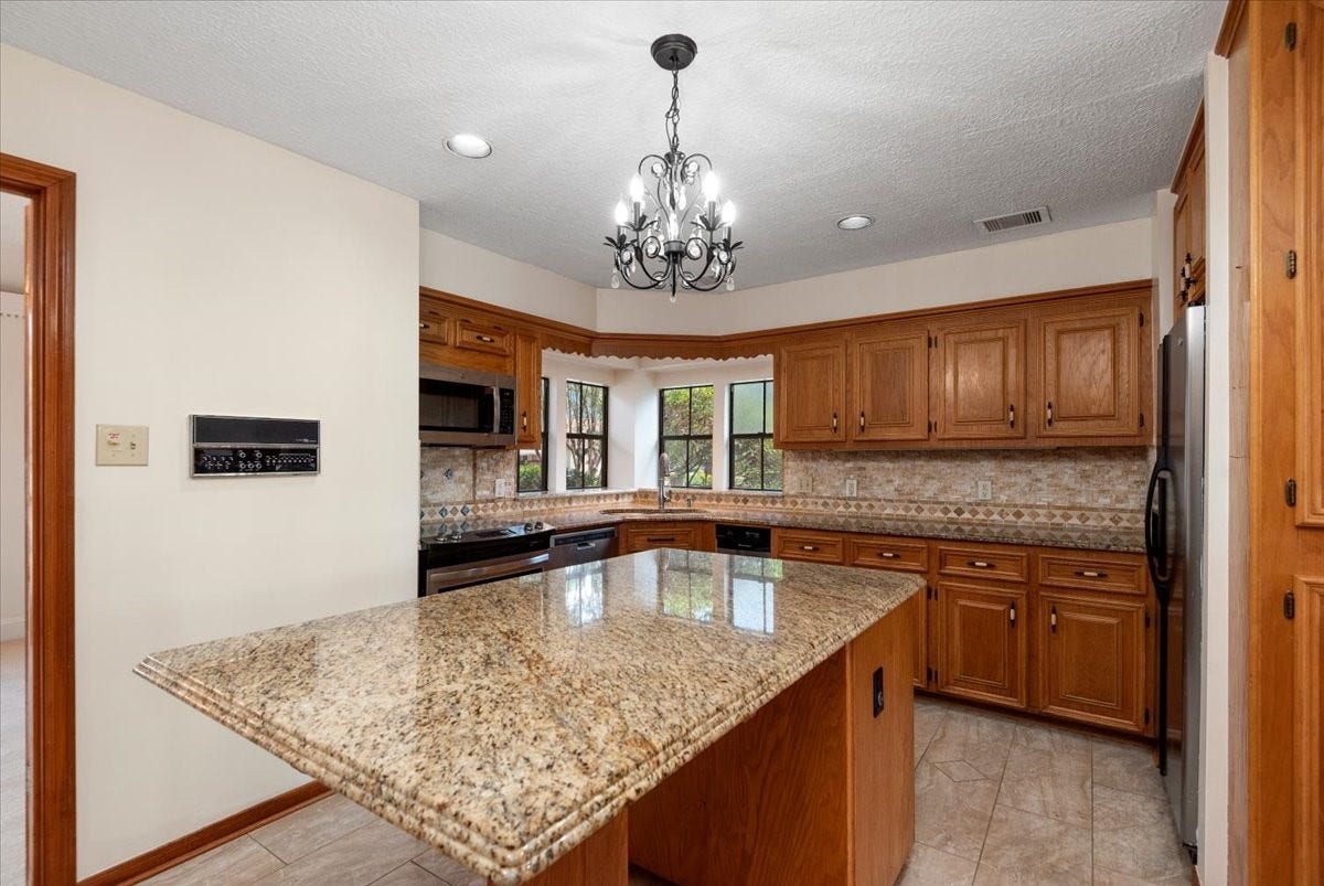7514 Pinehurst Shadows Drive, Humble, TX 77346 7514 Pinehurst Shadows Drive, Humble, TX 77346