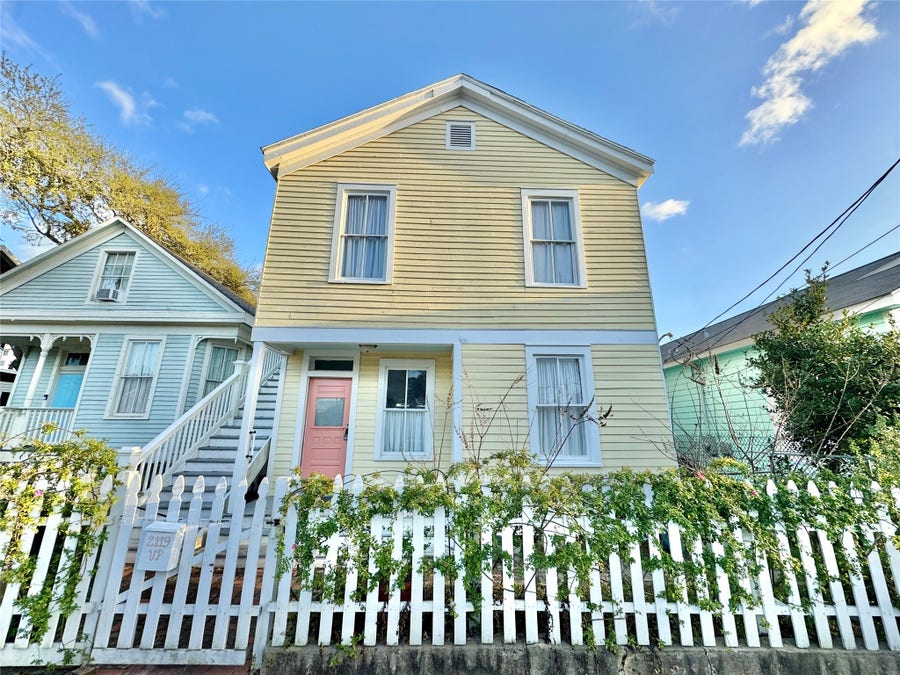 Property photo for 2119 Avenue O 1/2, #Up, Galveston, TX