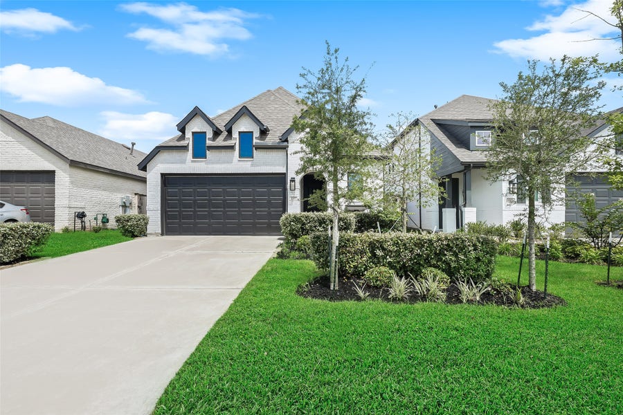 Property photo for 237 Trapper Creek Drive, Conroe, TX