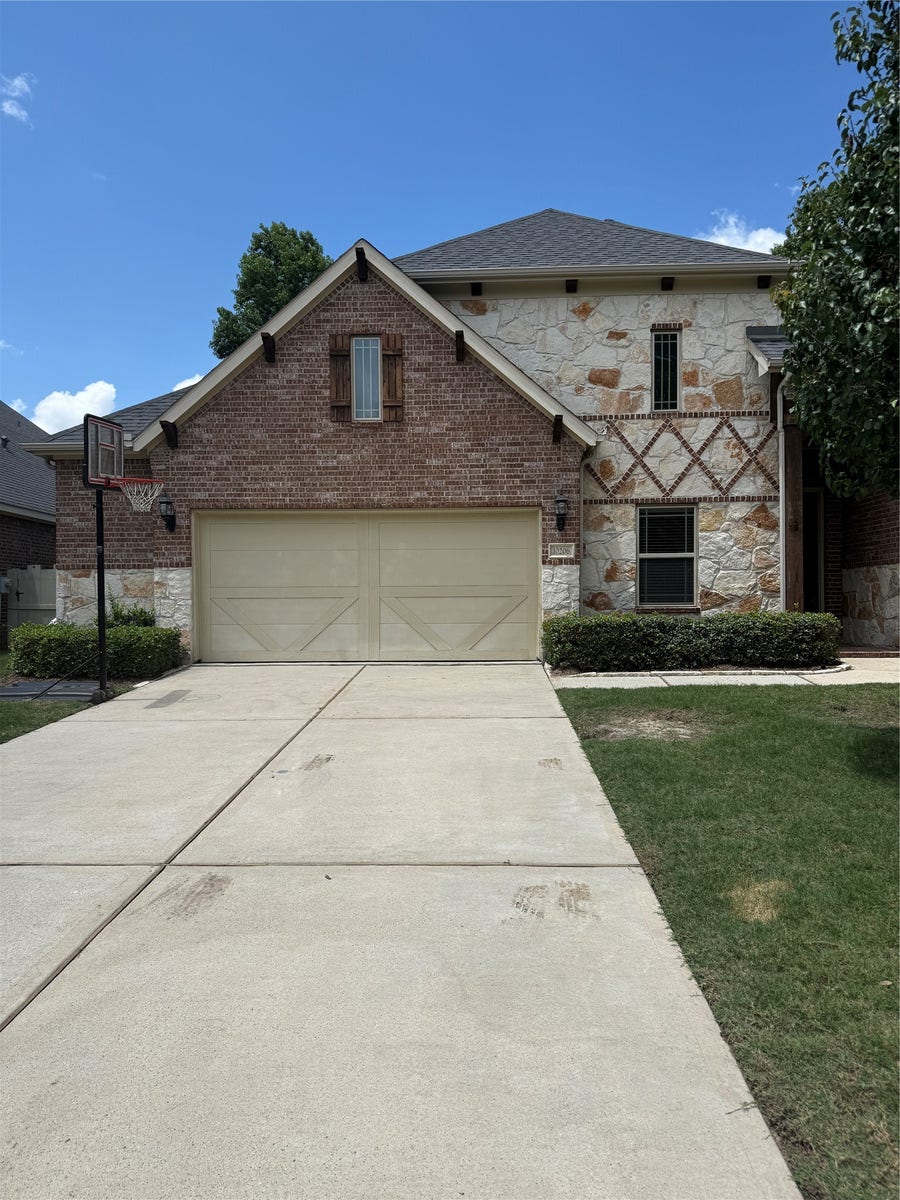 Property photo for 10206 S Goshawk Trl, Conroe, TX