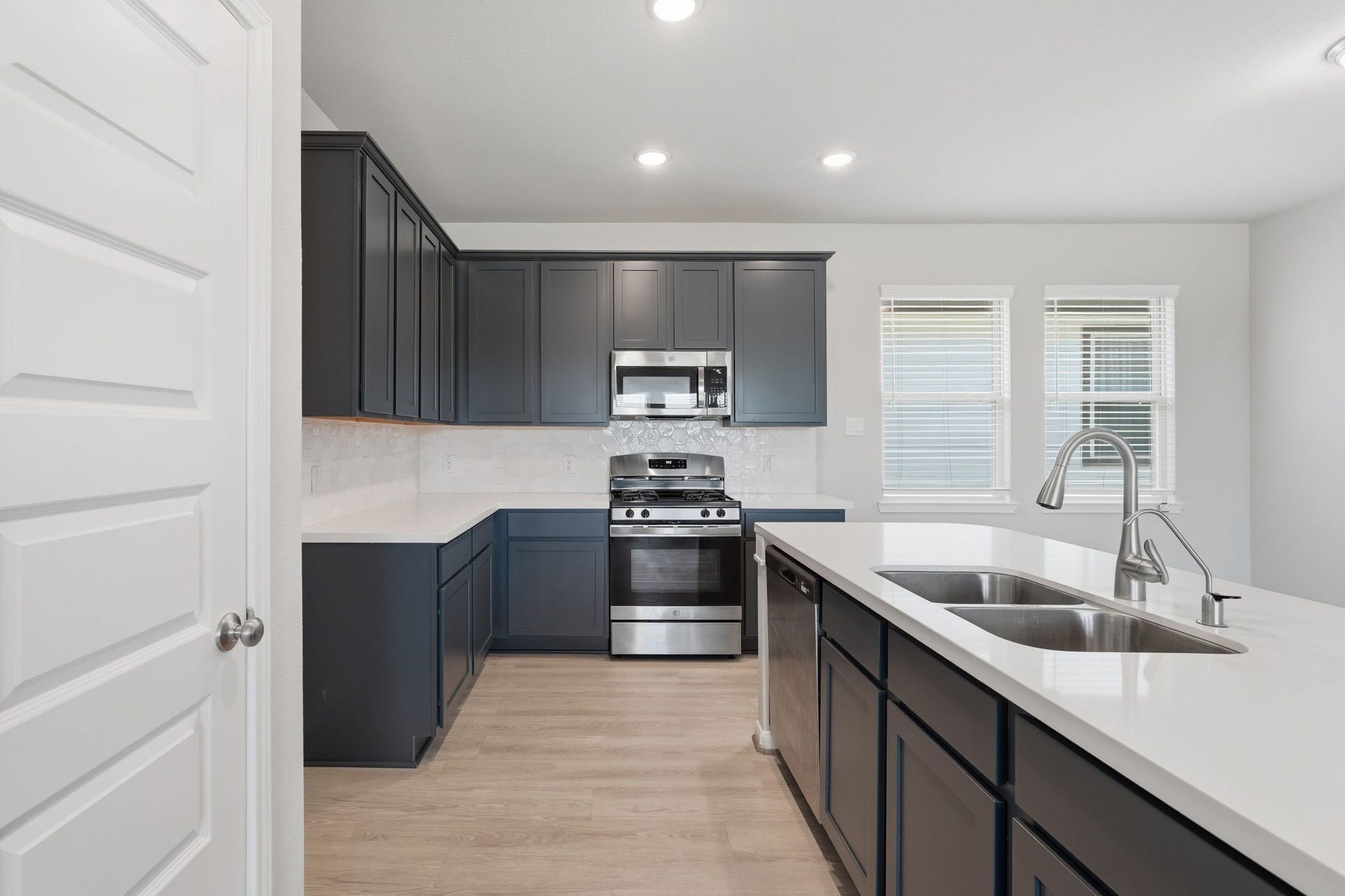 10406 Milford Woods Lane, Tomball, TX 77375 10406 Milford Woods Lane, Tomball, TX 77375