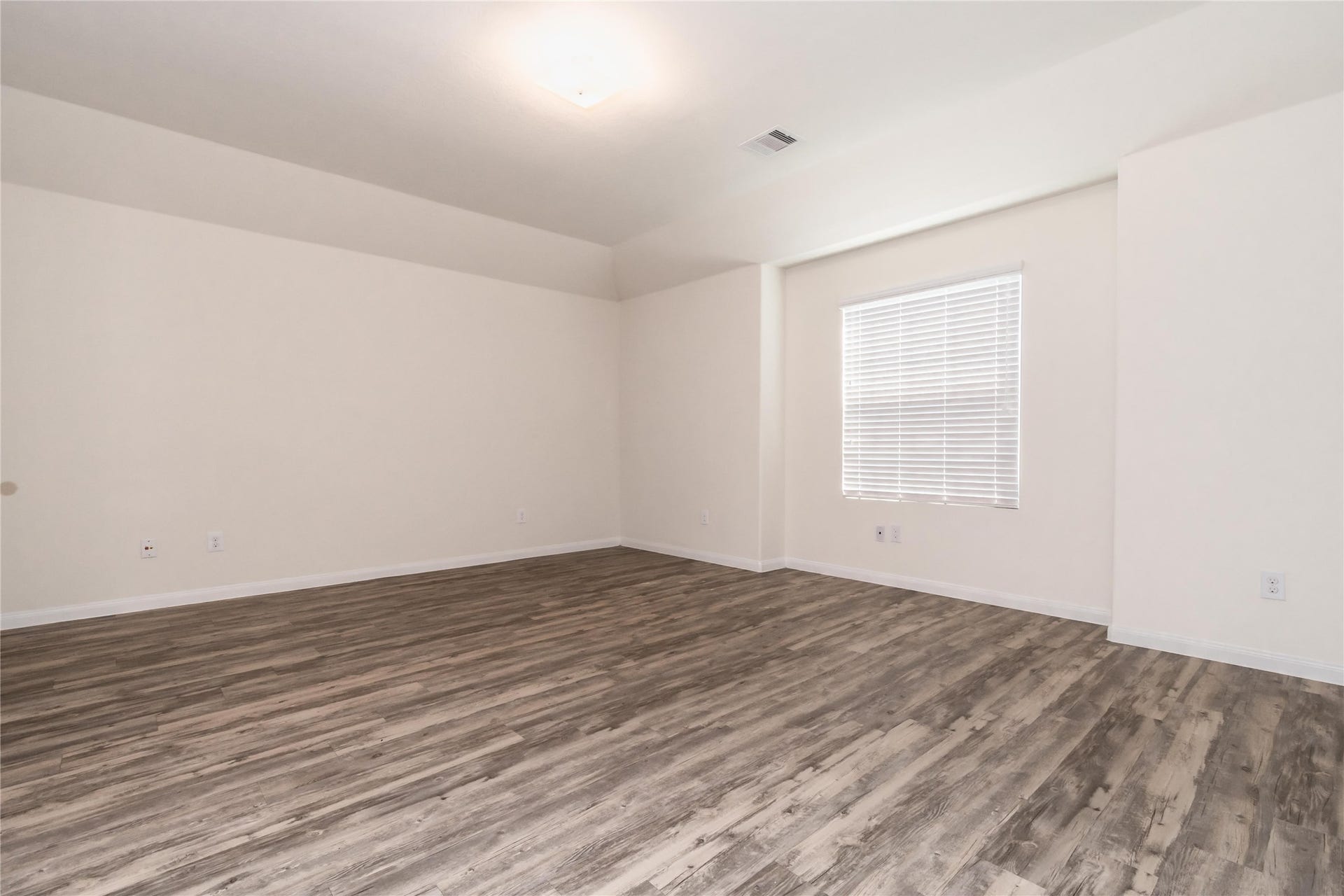 Photos may be representative of the floor plan and not the exact home. Finishes, layout, and features of the actual property for lease may vary.