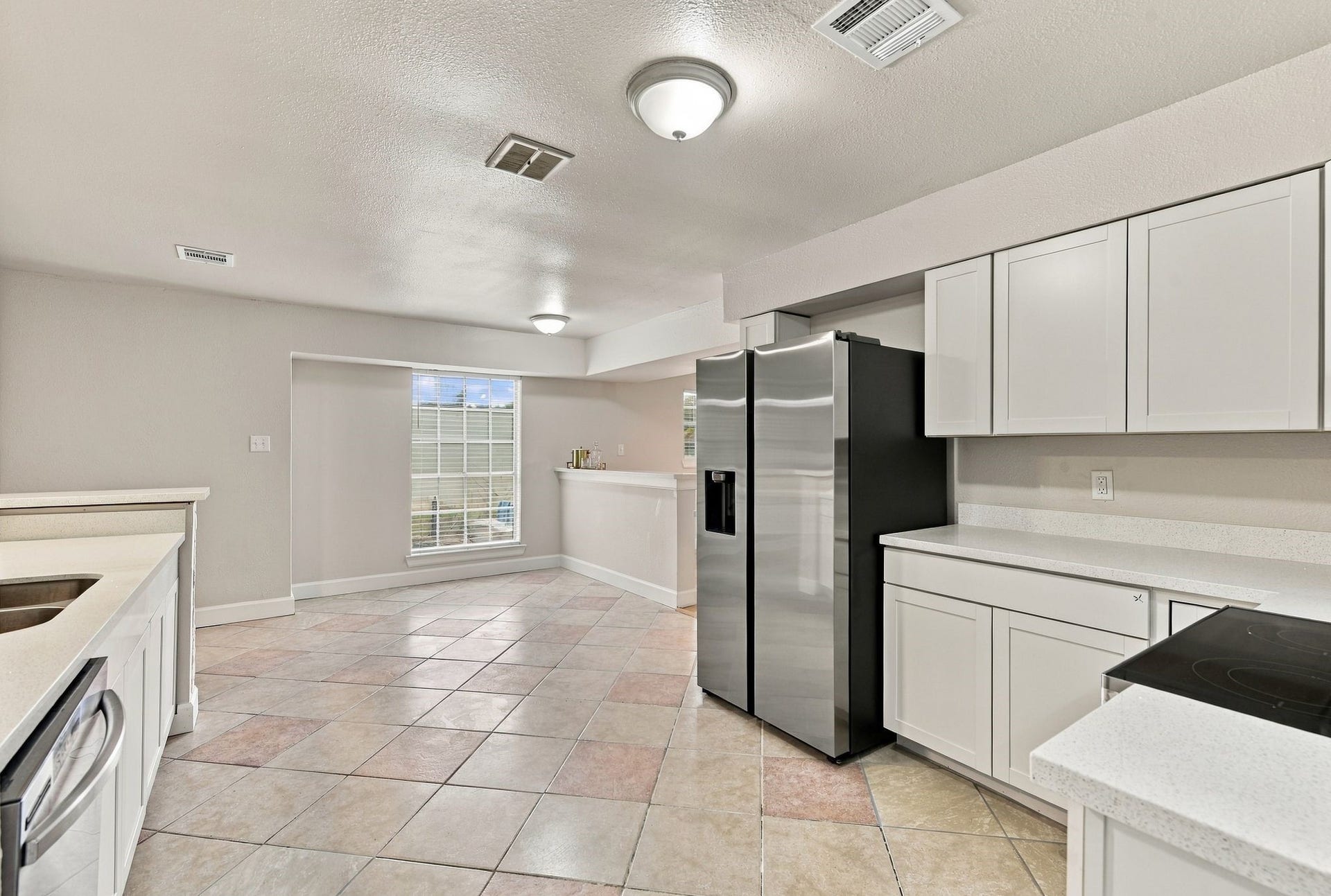 Spacious Kitchen with additional breakfast area