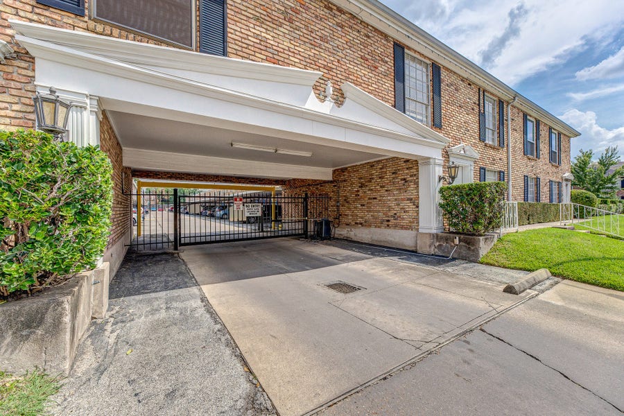 Property photo for 2101 Fountain View Drive, #46C, Houston, TX