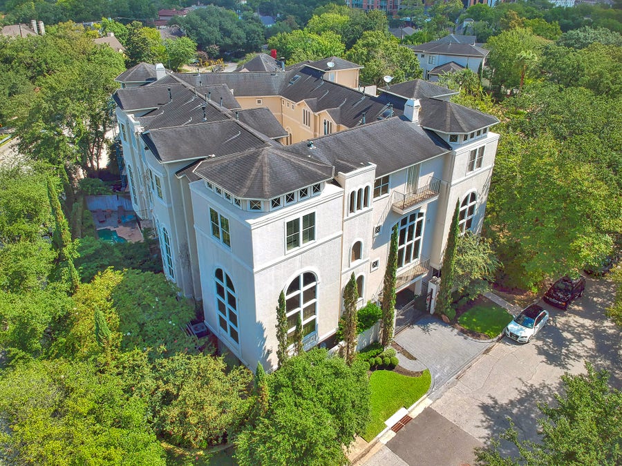 Property photo for 2086 Brentwood Drive, Houston, TX