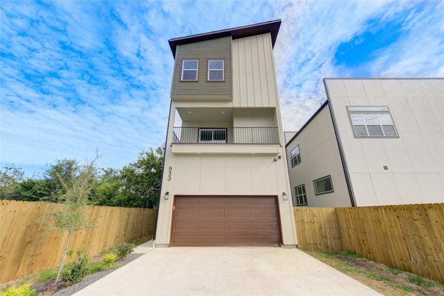 Property photo for 933 E 40 1/2 St Street, Houston, TX
