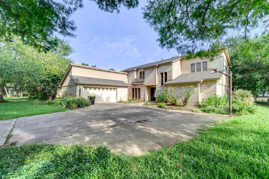 Property photo for 3927 Pleasant Valley Drive, Missouri City, TX