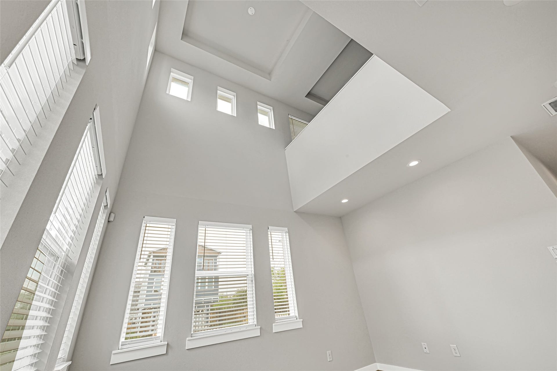9431 Jutland Road, Houston, TX 77033 9431 Jutland Road, Houston, TX 77033