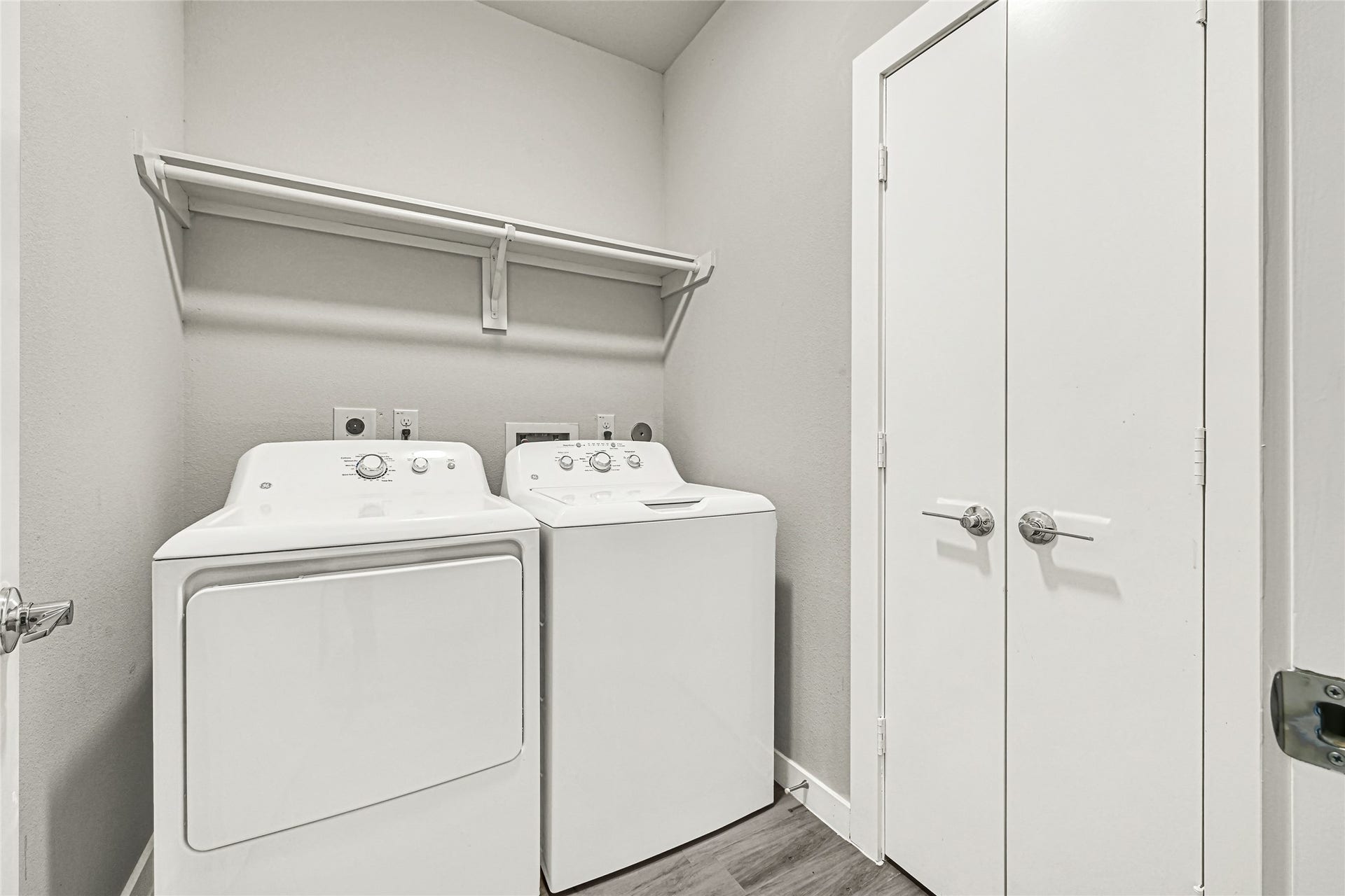 9431 Jutland Road, Houston, TX 77033 9431 Jutland Road, Houston, TX 77033