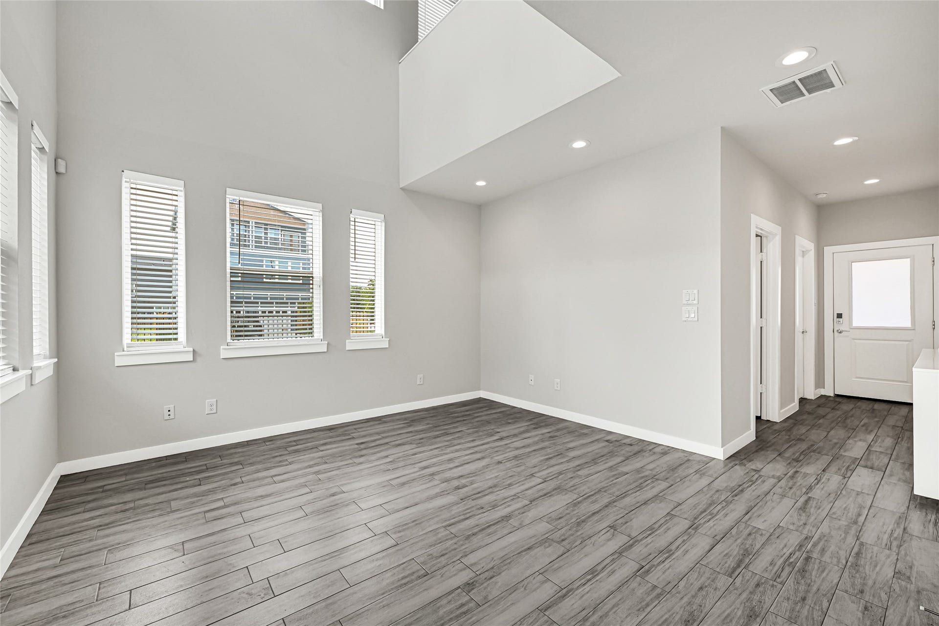 9431 Jutland Road, Houston, TX 77033 9431 Jutland Road, Houston, TX 77033