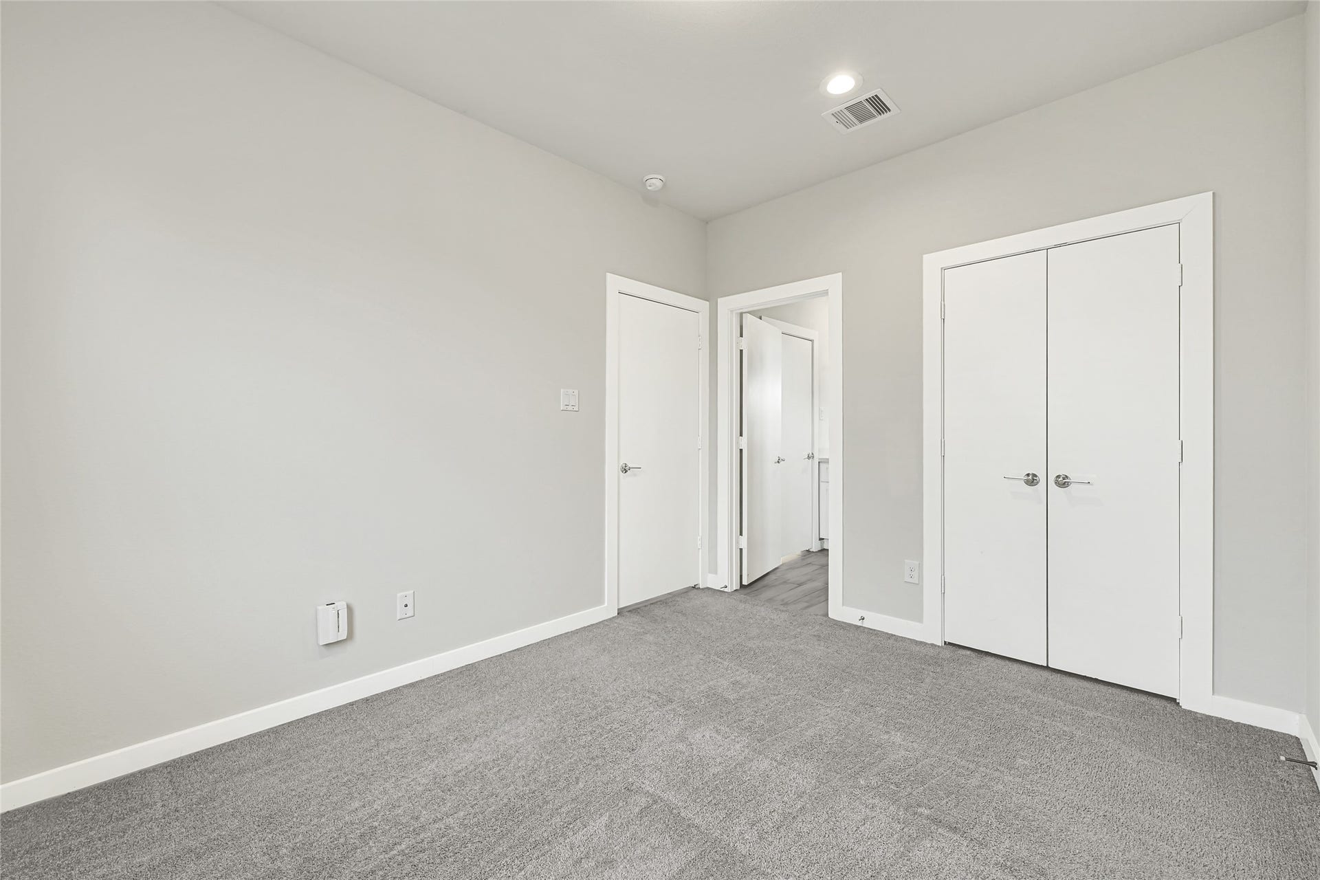 9431 Jutland Road, Houston, TX 77033 9431 Jutland Road, Houston, TX 77033