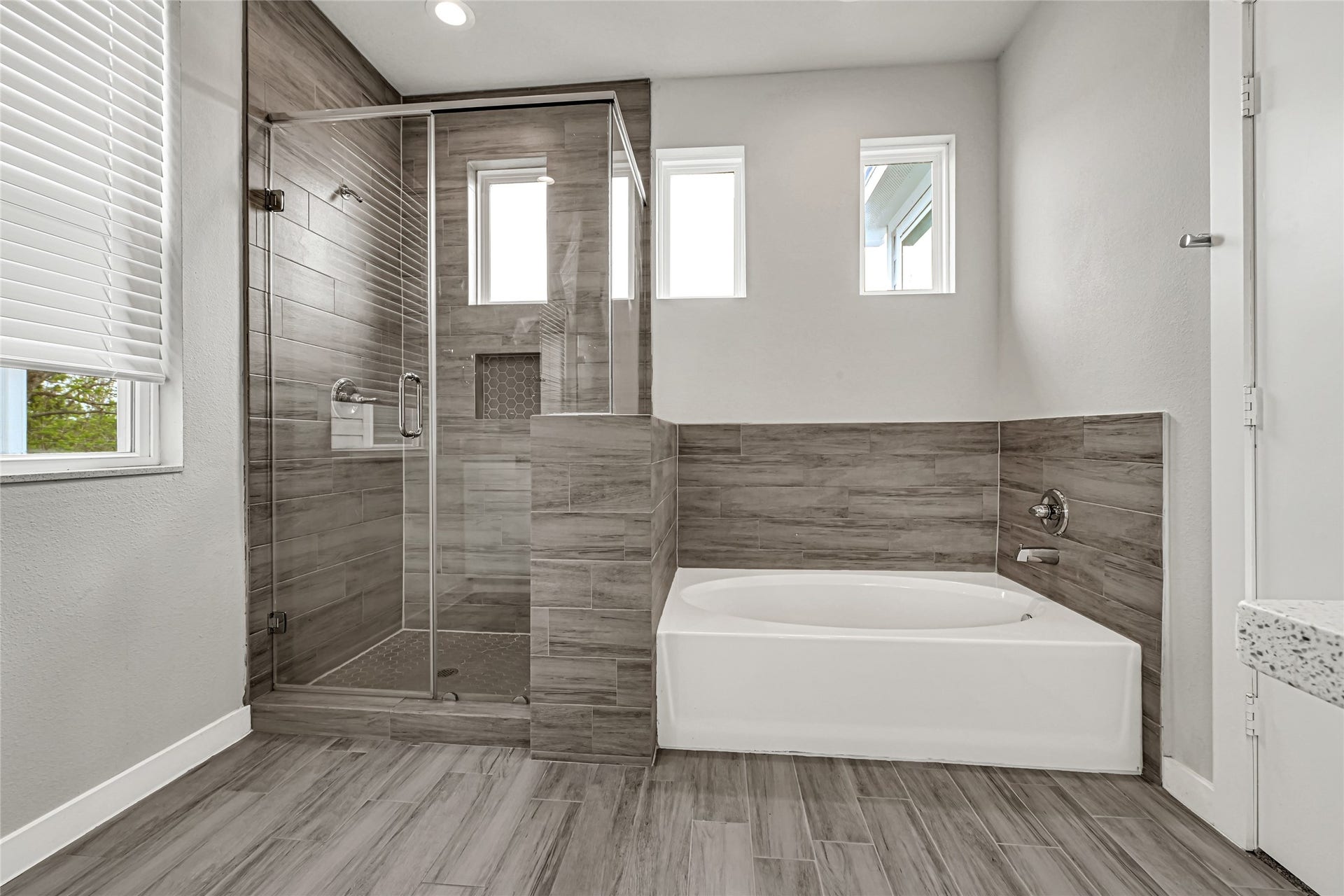 9431 Jutland Road, Houston, TX 77033 9431 Jutland Road, Houston, TX 77033