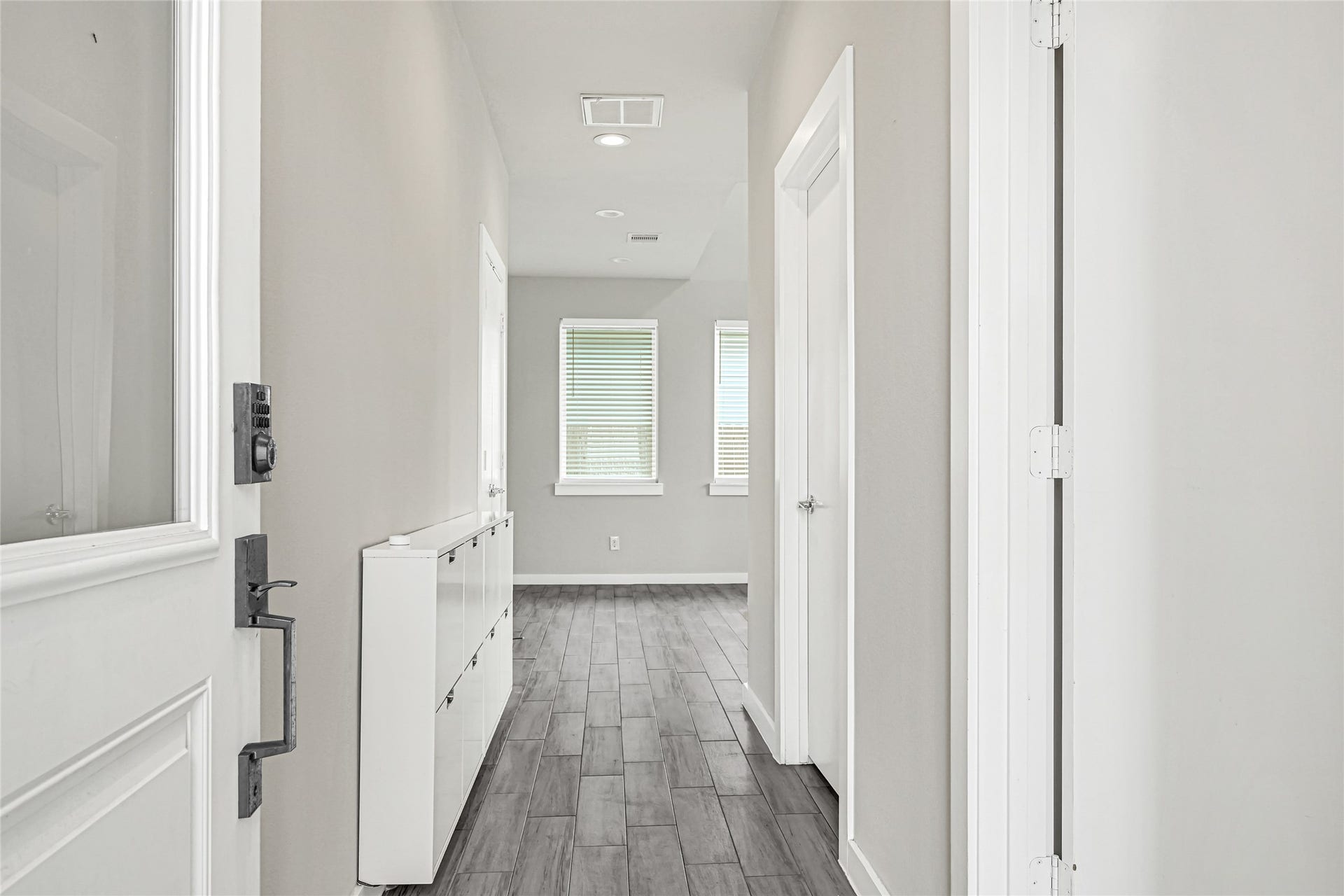 9431 Jutland Road, Houston, TX 77033 9431 Jutland Road, Houston, TX 77033