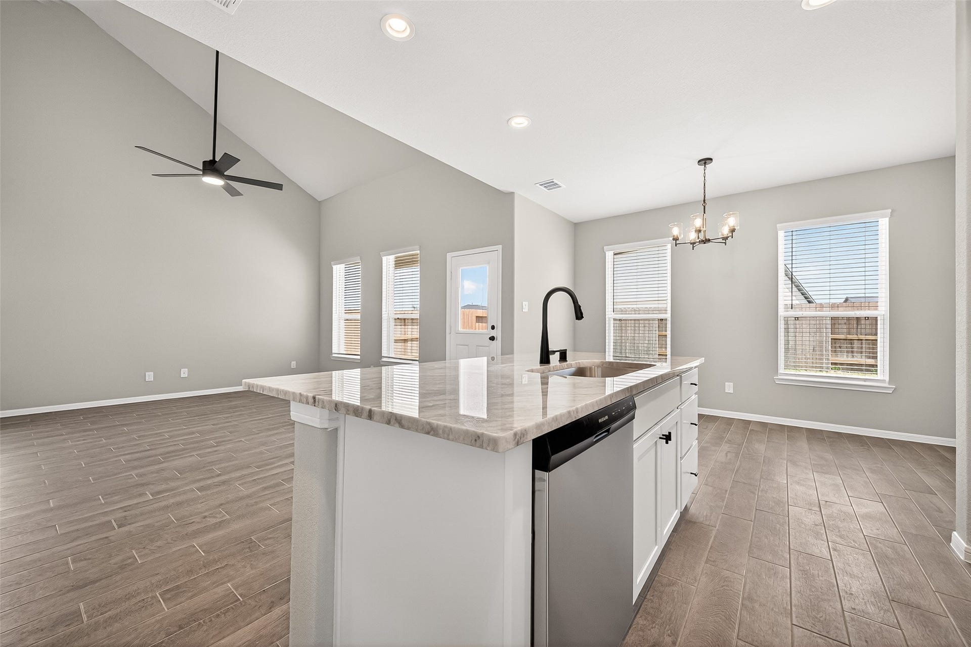 312 Stone Placa, Brookshire, TX 77423