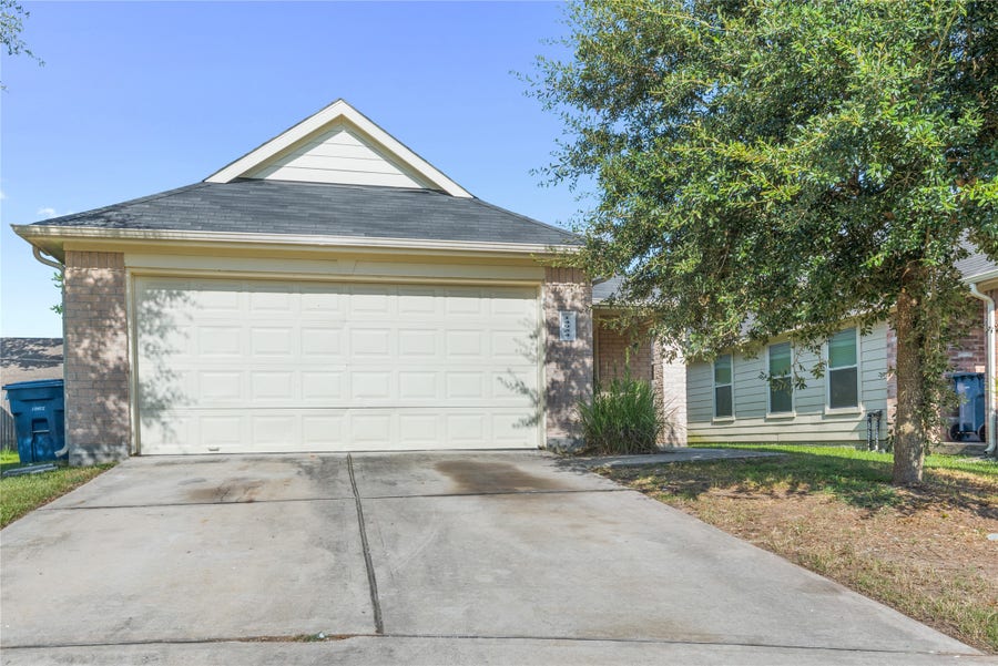 Property photo for 14954 Huntington Willow Lane, Houston, TX