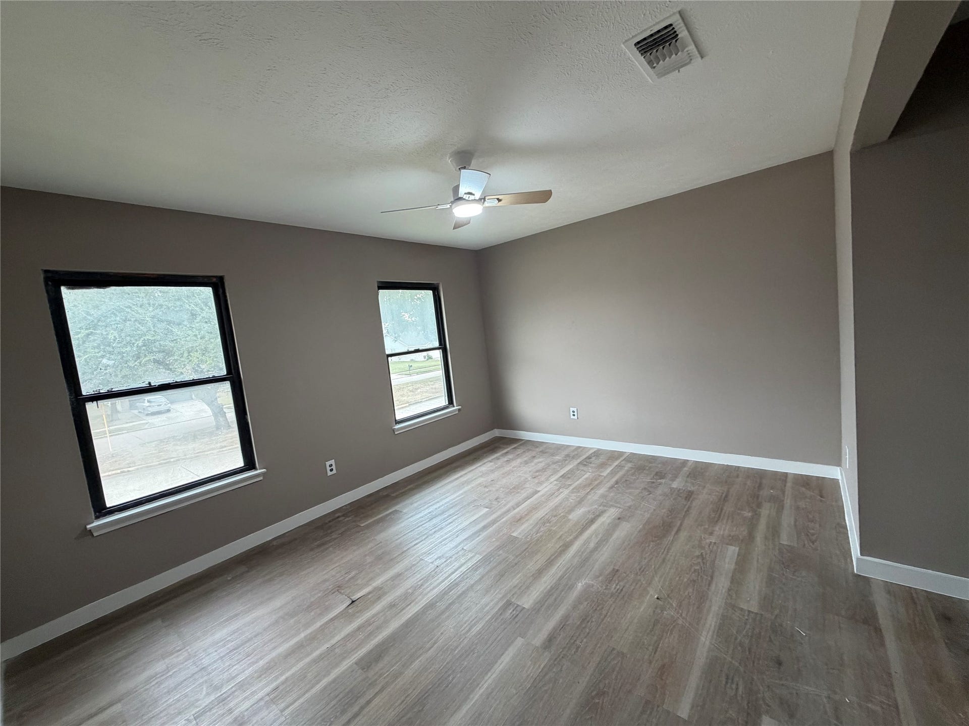 2611 W Greens Road, Houston, TX 77067 2611 W Greens Road, Houston, TX 77067
