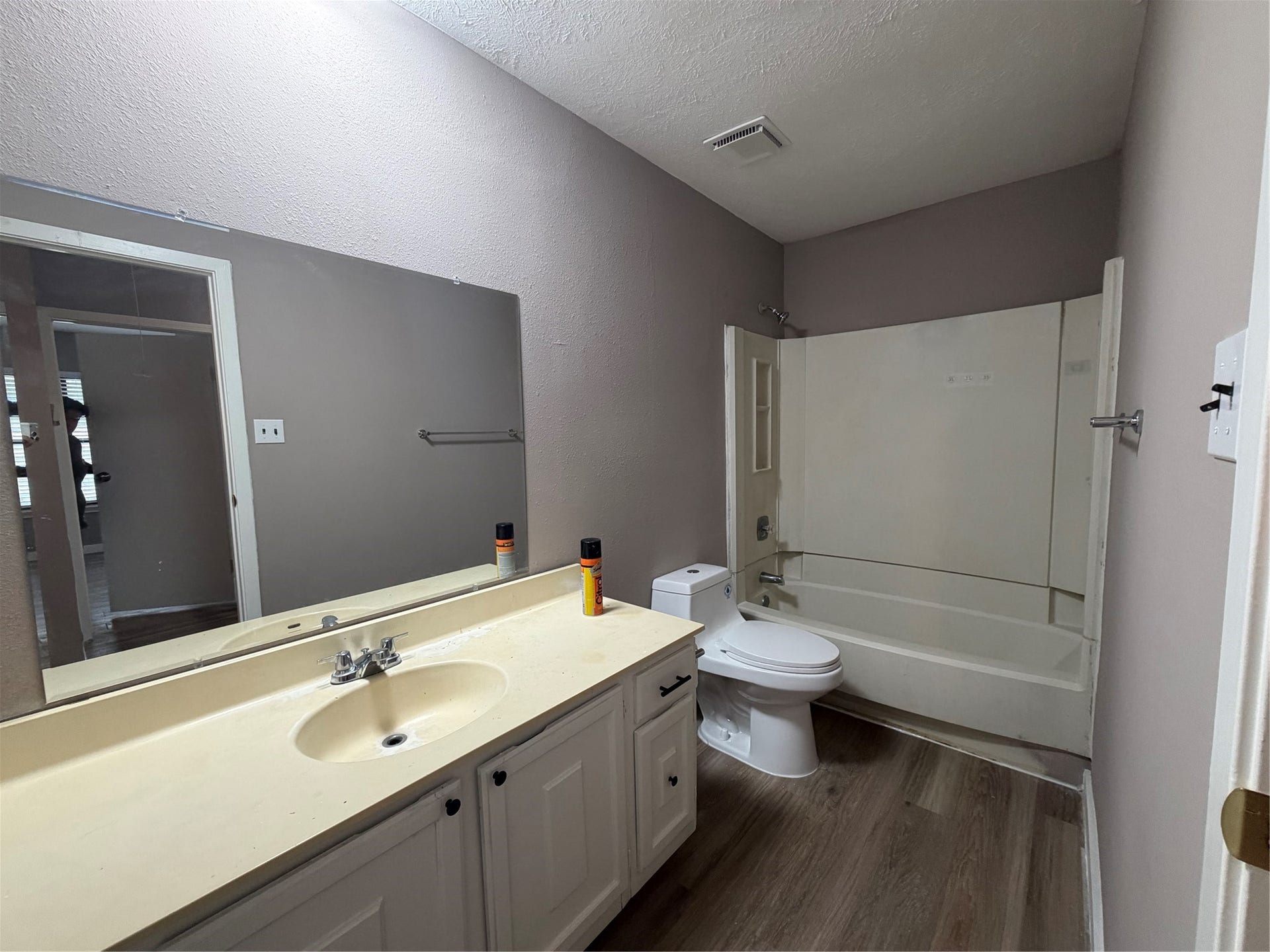 2611 W Greens Road, Houston, TX 77067 2611 W Greens Road, Houston, TX 77067