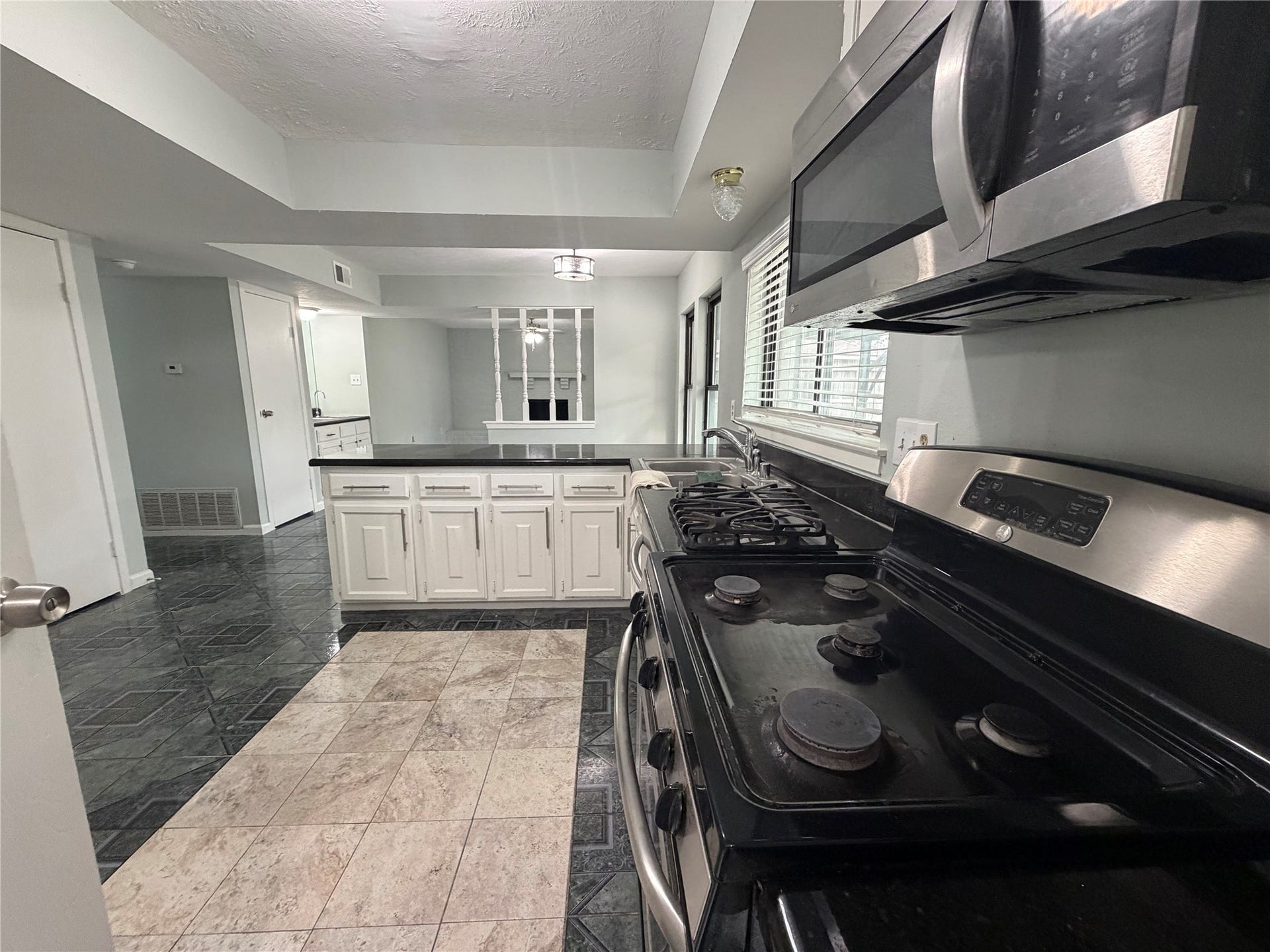 2611 W Greens Road, Houston, TX 77067 2611 W Greens Road, Houston, TX 77067