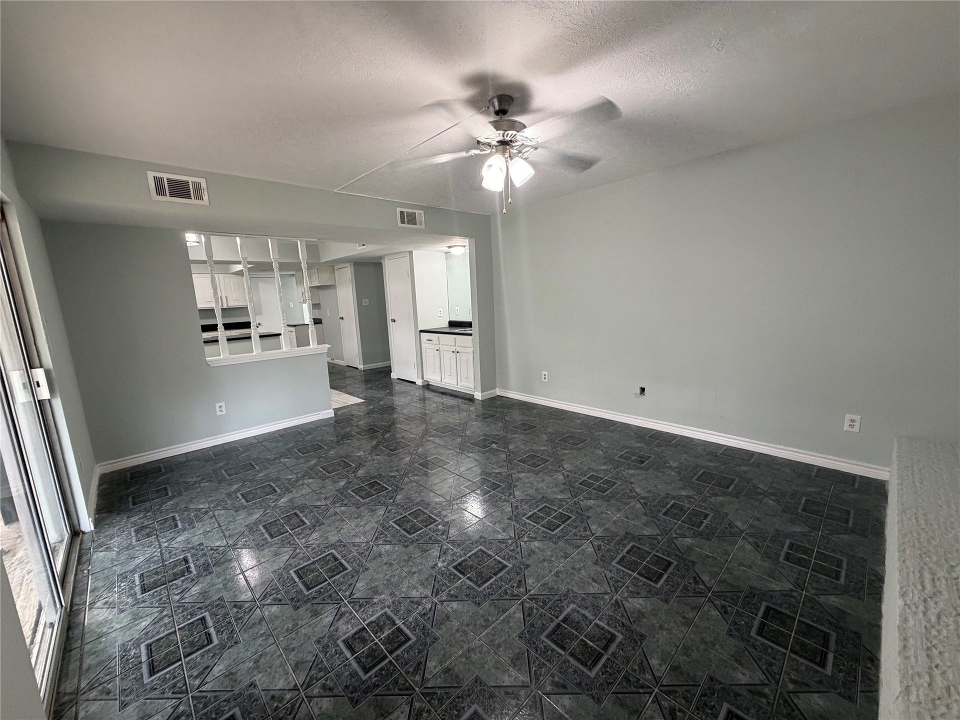 2611 W Greens Road, Houston, TX 77067 2611 W Greens Road, Houston, TX 77067