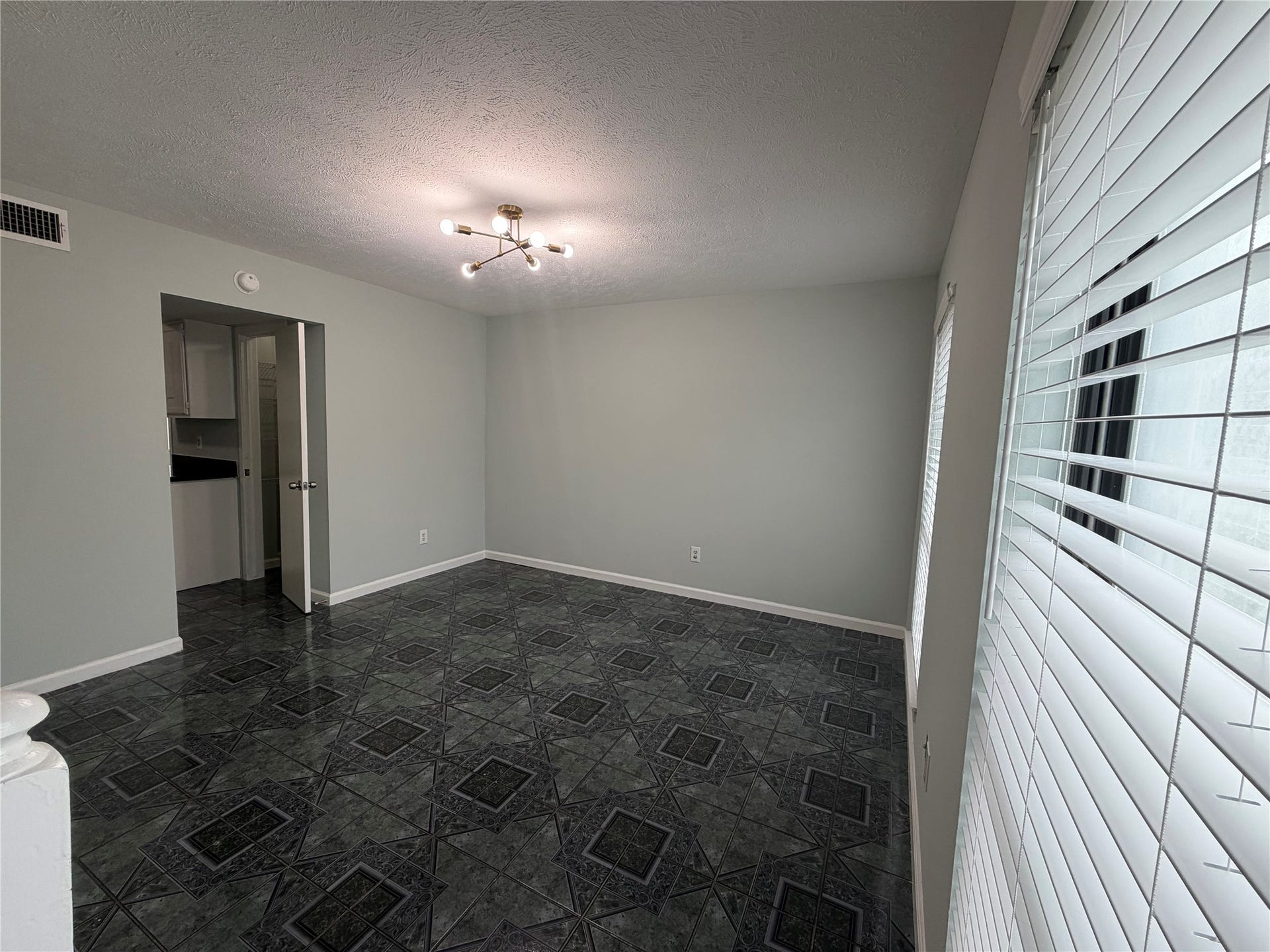 2611 W Greens Road, Houston, TX 77067 2611 W Greens Road, Houston, TX 77067