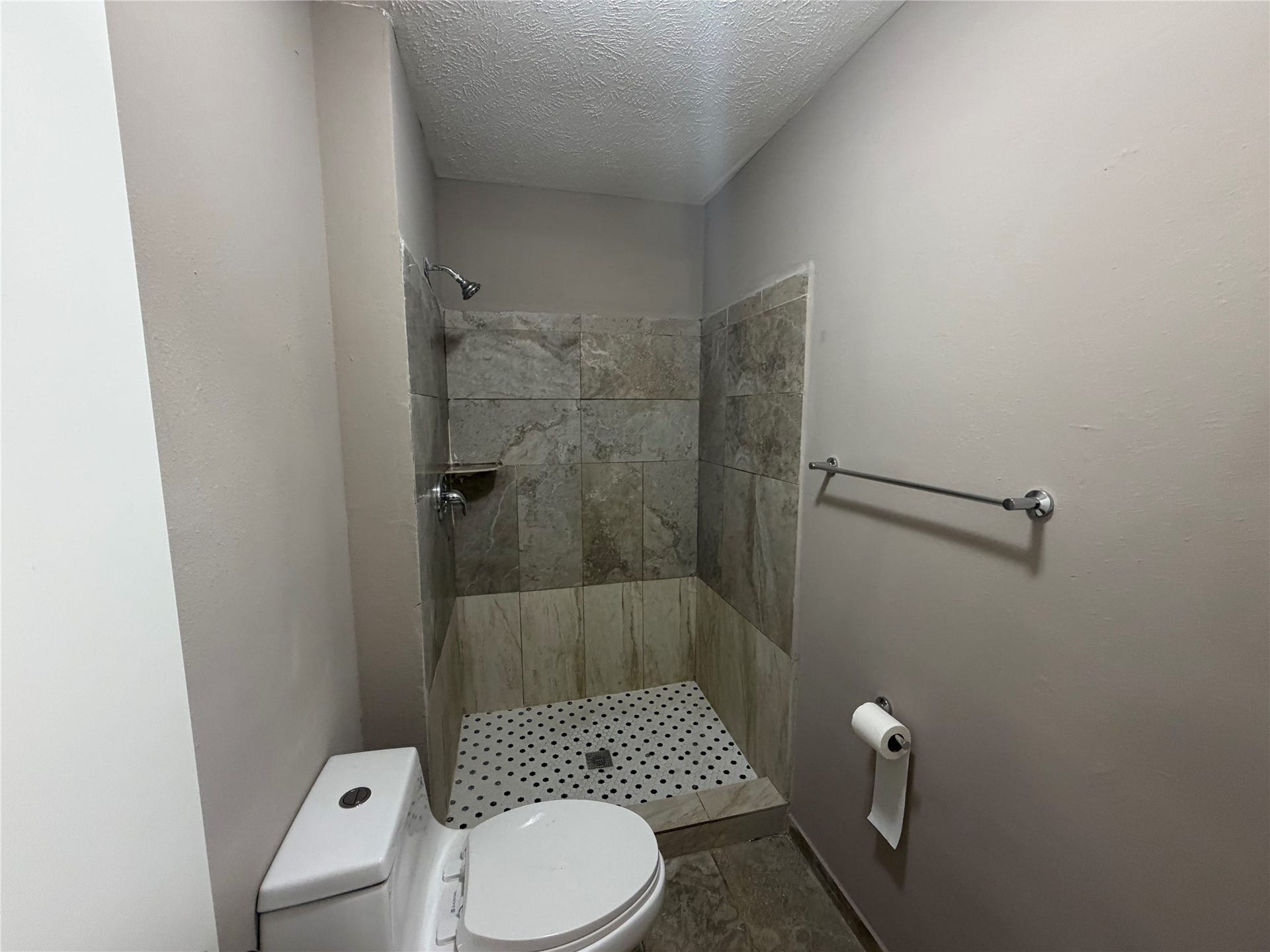 2611 W Greens Road, Houston, TX 77067 2611 W Greens Road, Houston, TX 77067