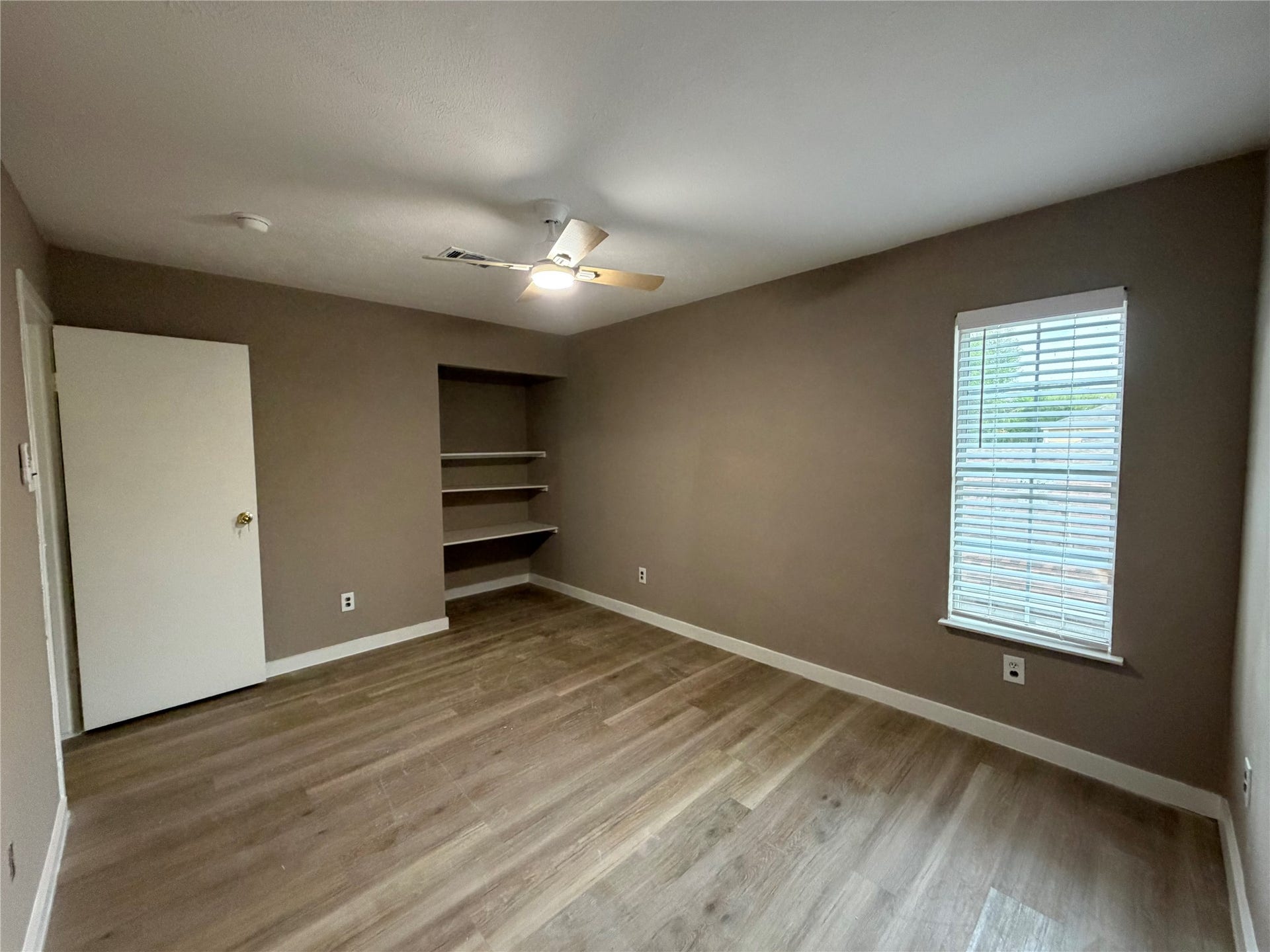 2611 W Greens Road, Houston, TX 77067 2611 W Greens Road, Houston, TX 77067