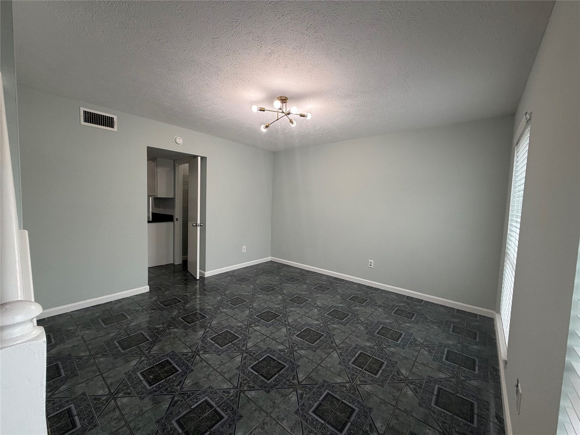 2611 W Greens Road, Houston, TX 77067 2611 W Greens Road, Houston, TX 77067